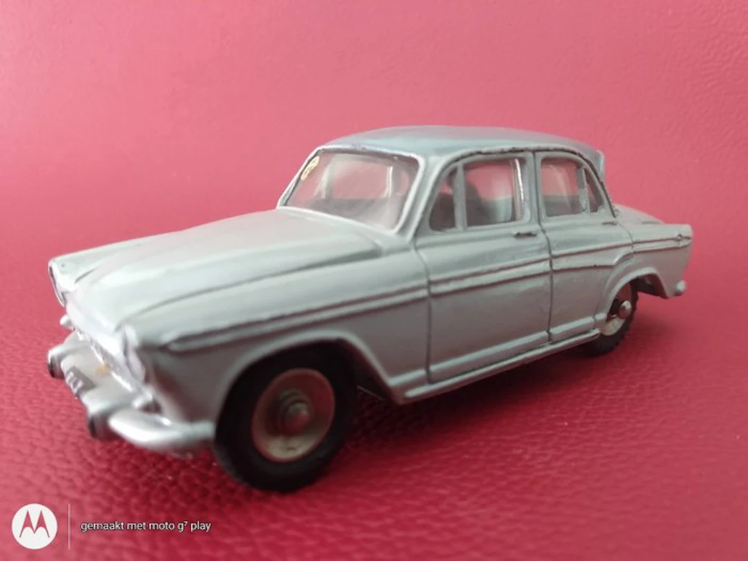 Dinky Toys 1:43 - Model car - Simca Aronde