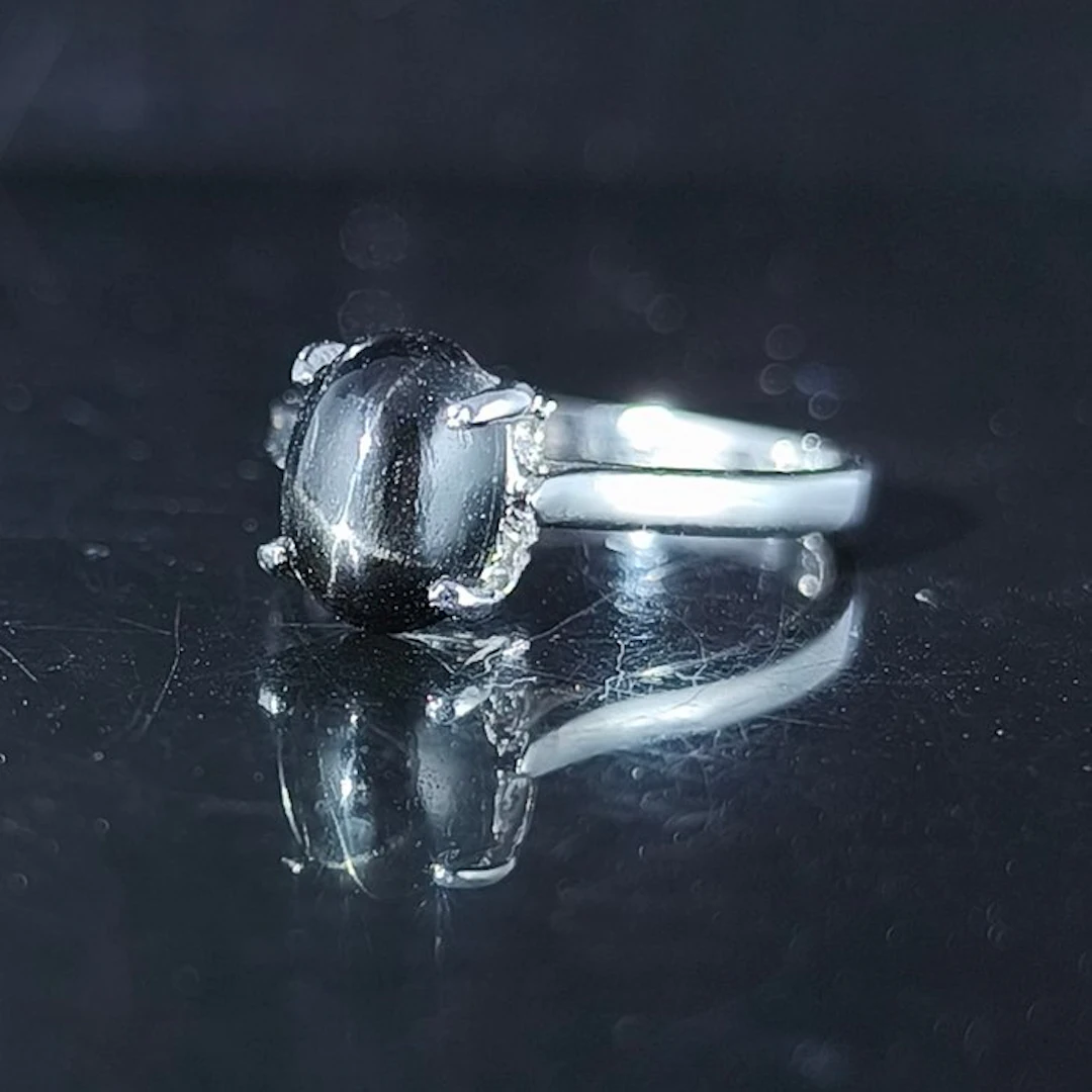 Star Sapphire - Silver - Amulet ring - Black