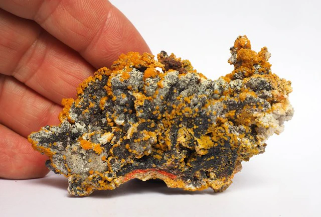 Willemite Crystals on matrix - Height: 8.5 cm - Width: 5.5 cm- 100 g