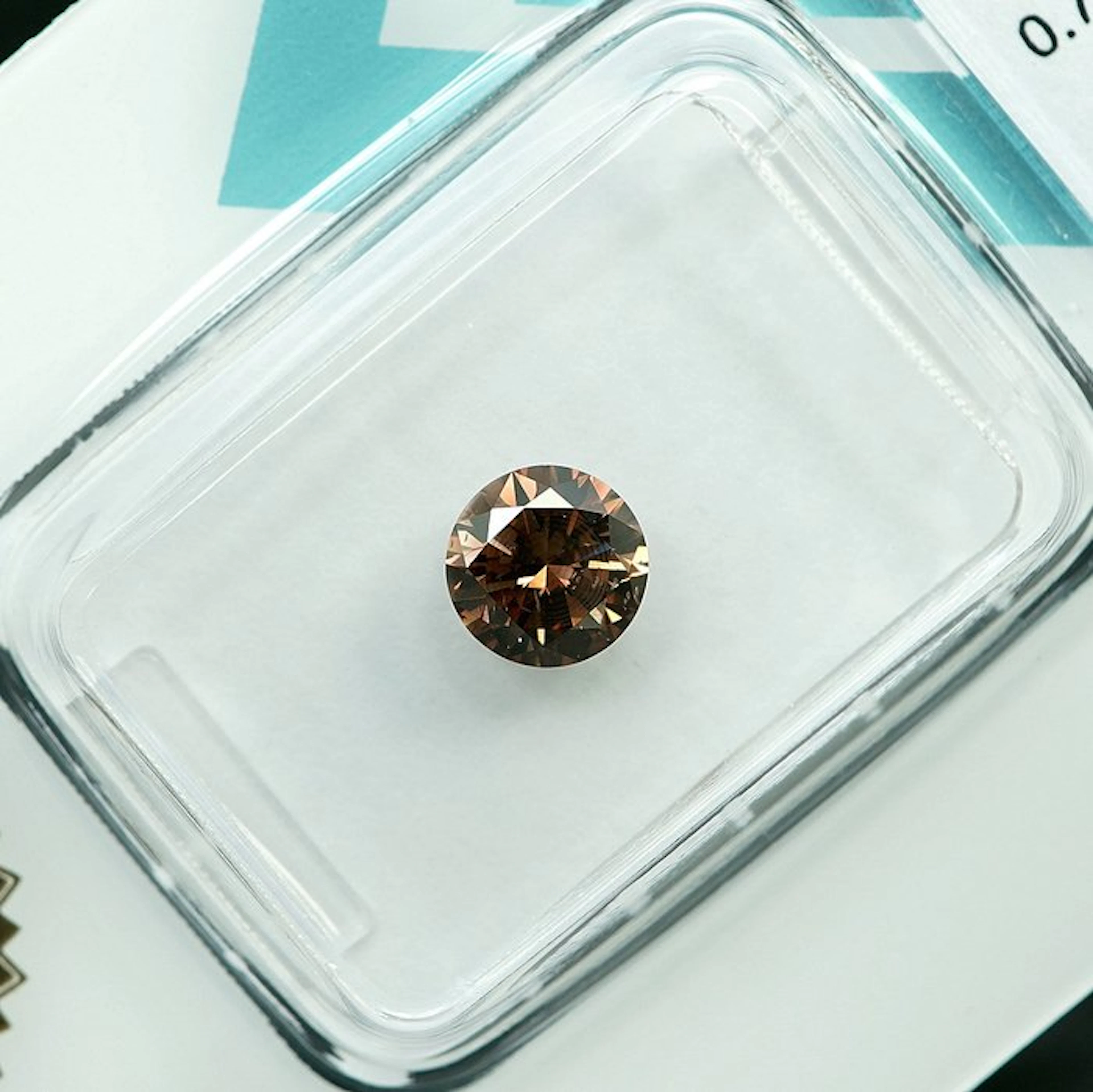1 pcs Diamond (Natural coloured) - 0.70 ct - Round...