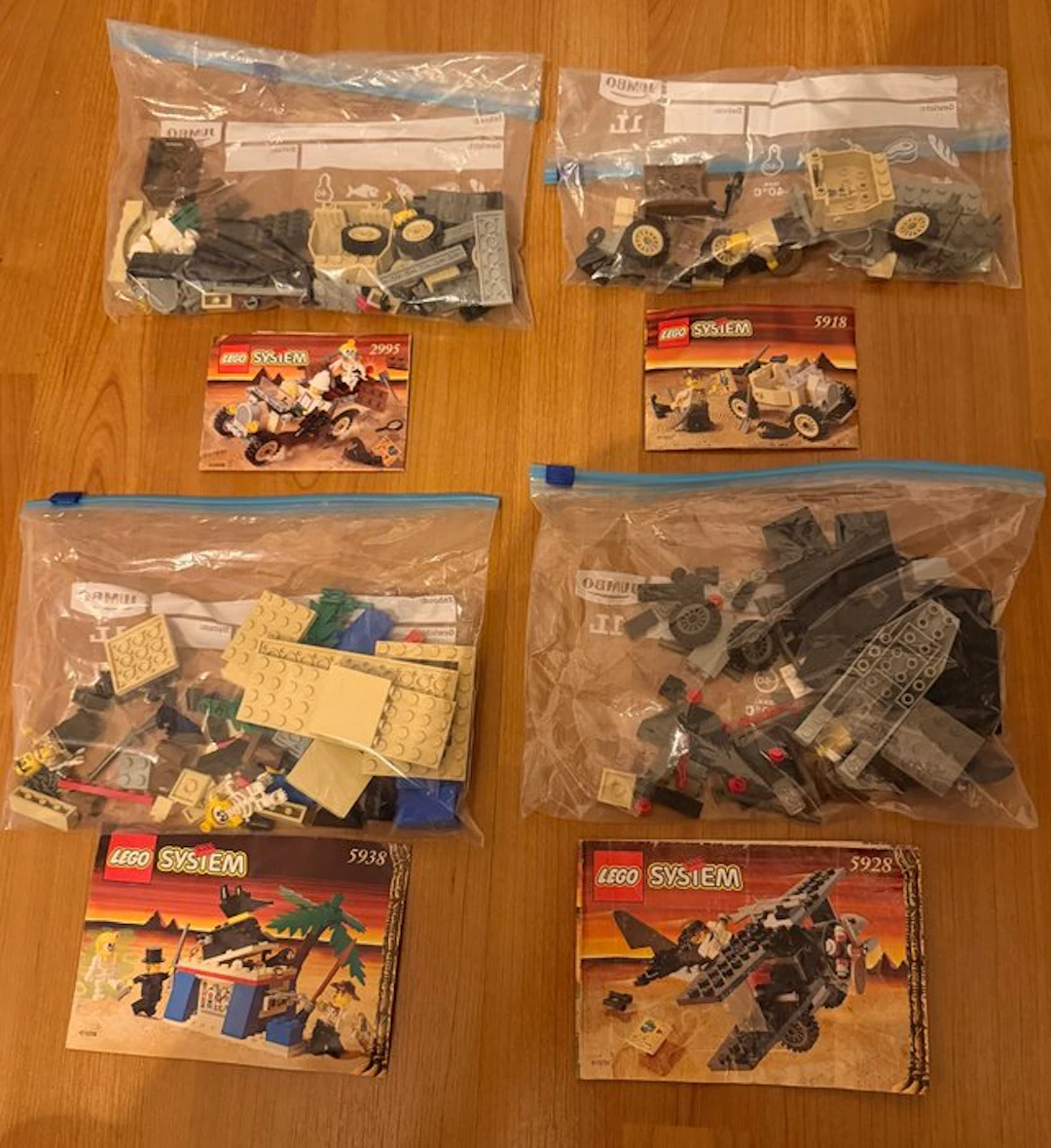 LEGO Set - Adventurers - Lego adventurers set 2995, 5918, 5928, 5938