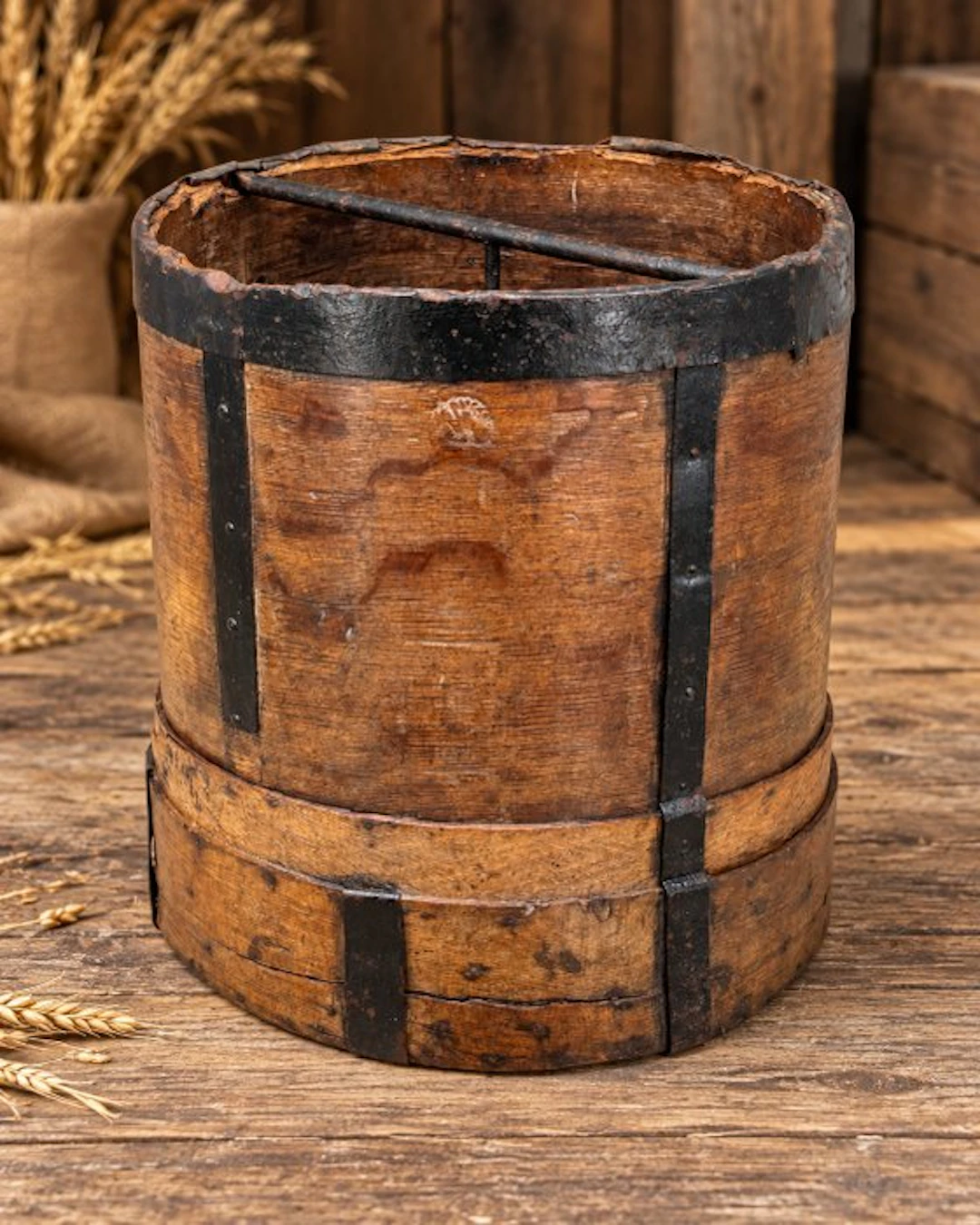 Liquid measure - Wood - 19th century - Frisian wooden grain measure