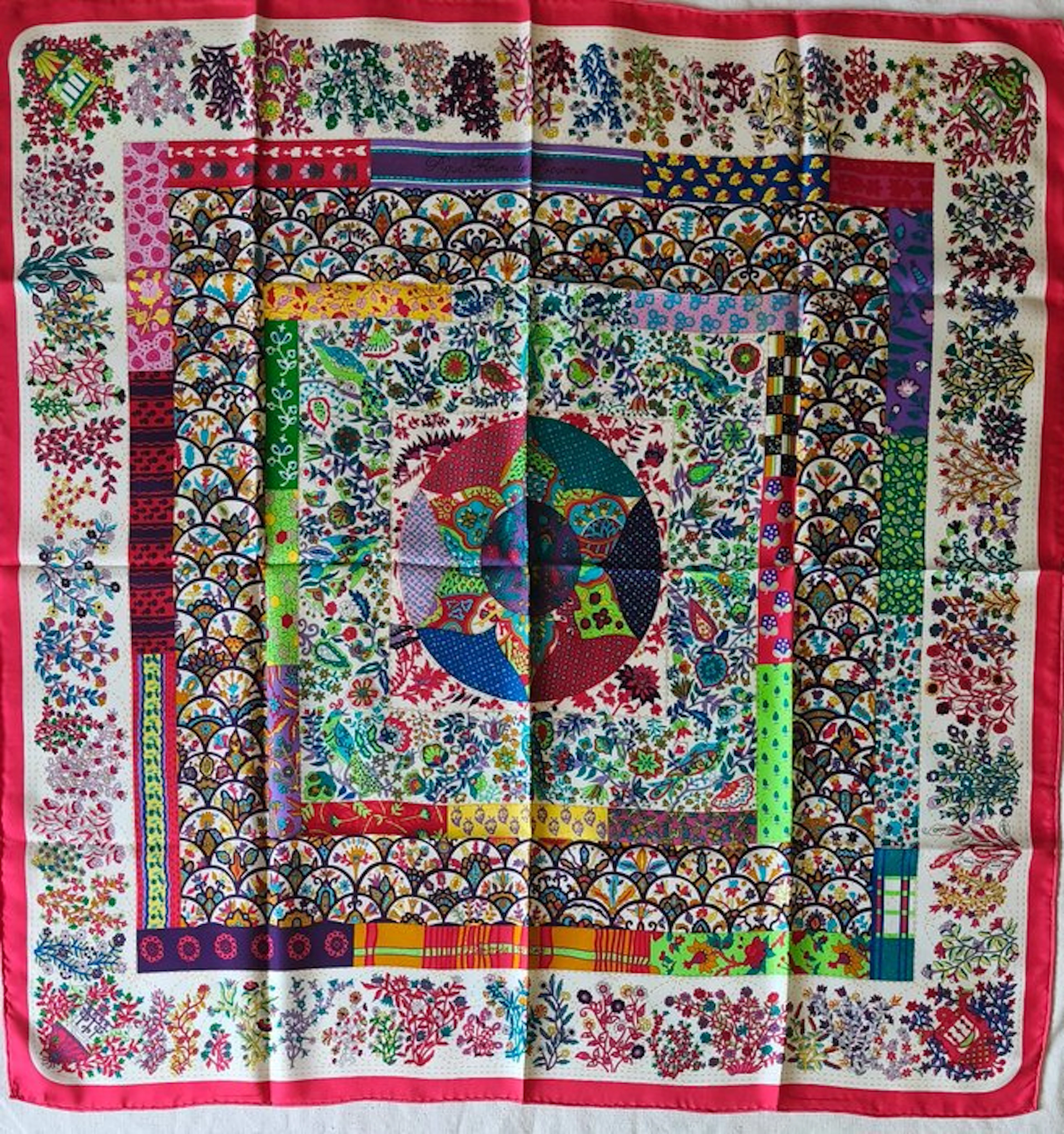 Hermès - PIQUÉ FLEURI DE PROVENCE by Henry Christine. Recherché - Foulard