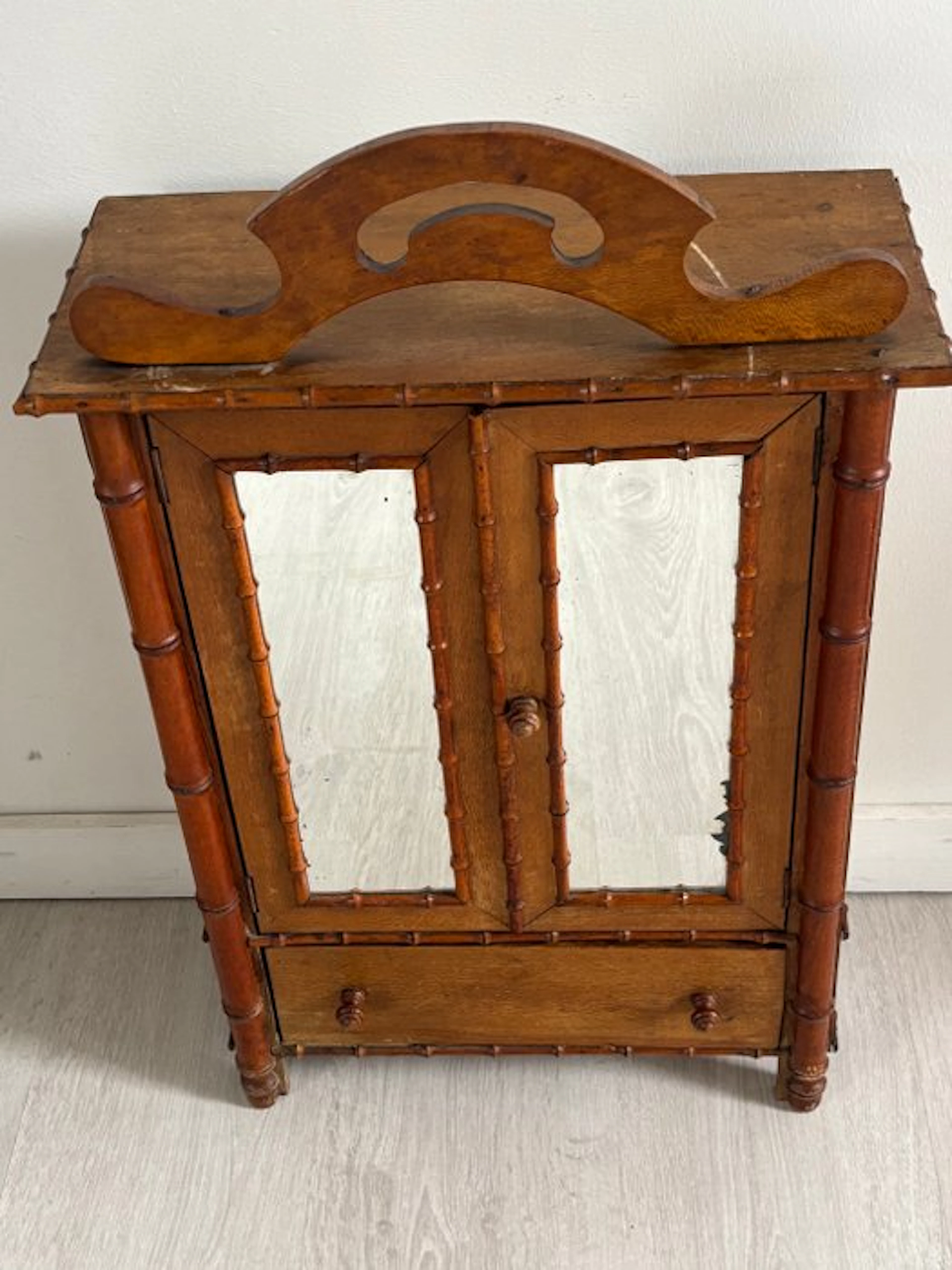 Grande armoire de poupée - Dollhouse Grande armoire de...
