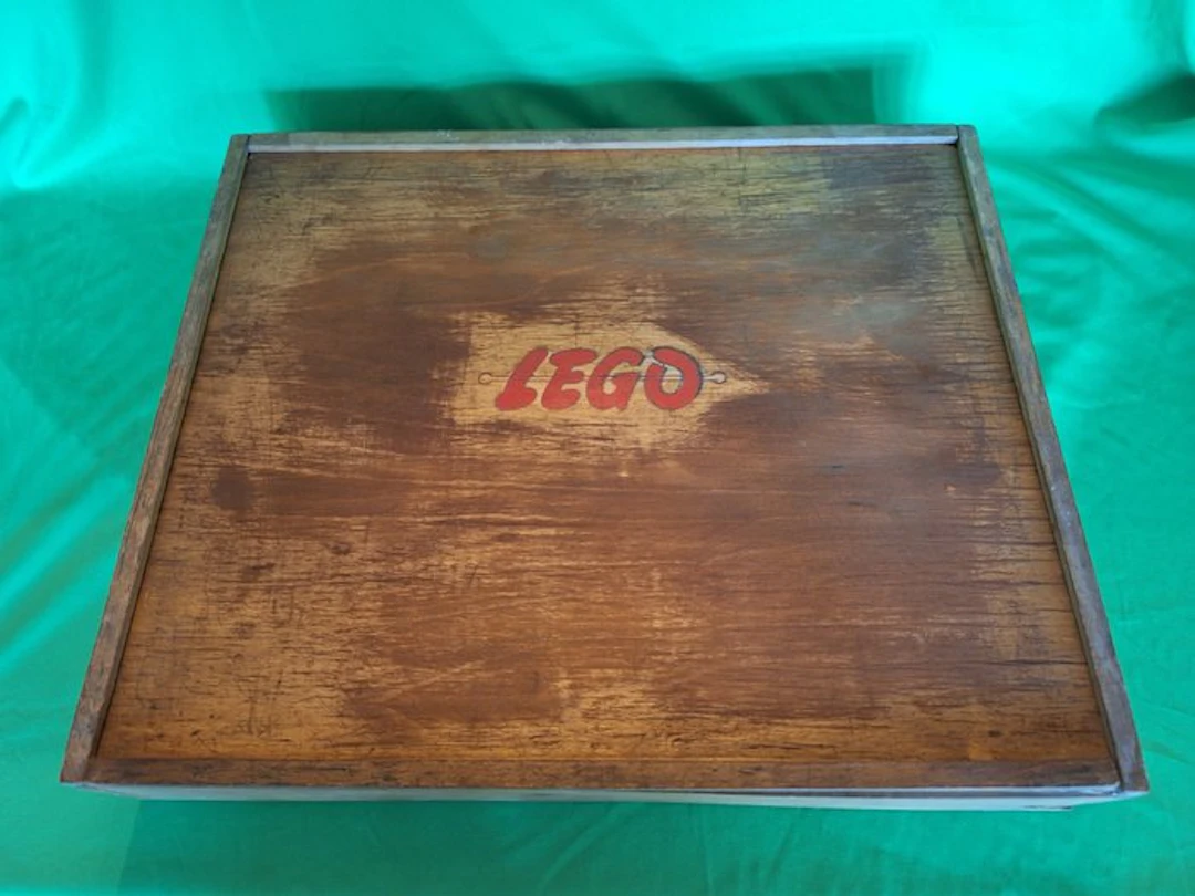 LEGO Merchandise - Vintage Rare Original LEGO wooden Box!