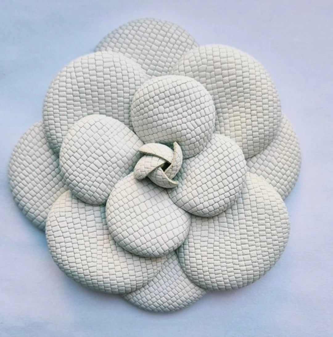Chanel - Gold-plated, Leather - Brooch