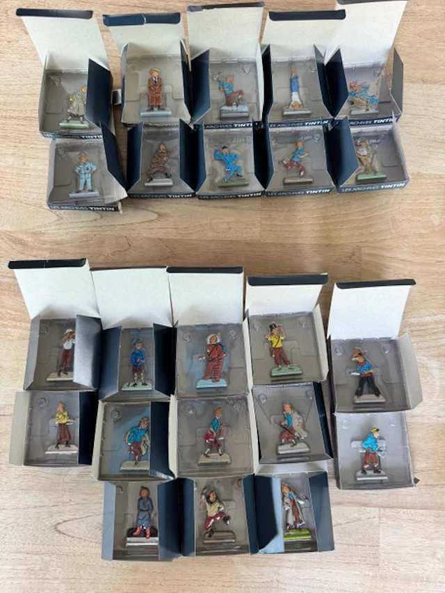 Ensemble de 23 figurines plates Corner / Atlas - Tintin