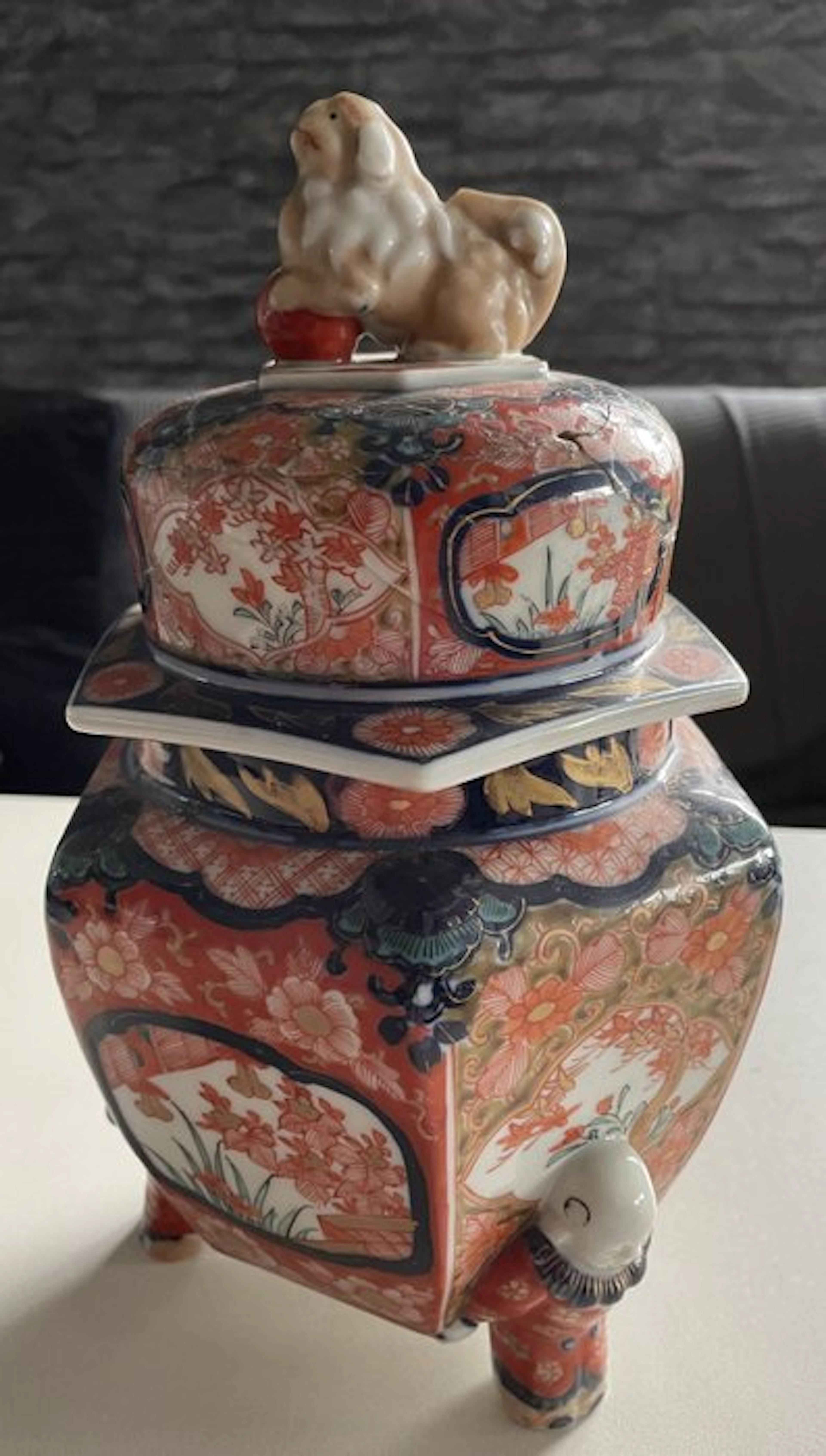 Lidded vase - Porcelain - Imari-Kutani style vase