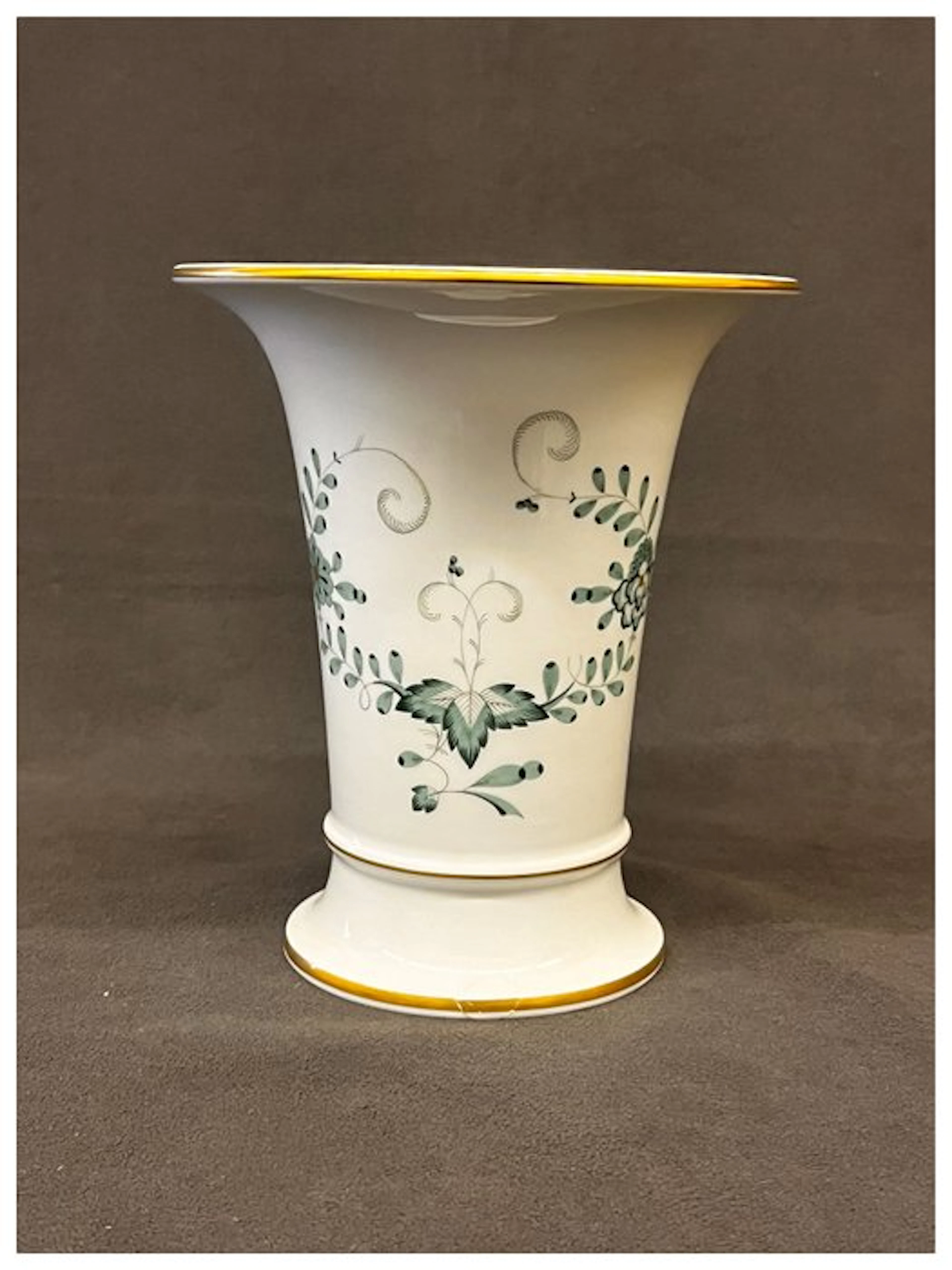 Meissen, Prima scelta - Vase - Indian Green with Gold Rim...