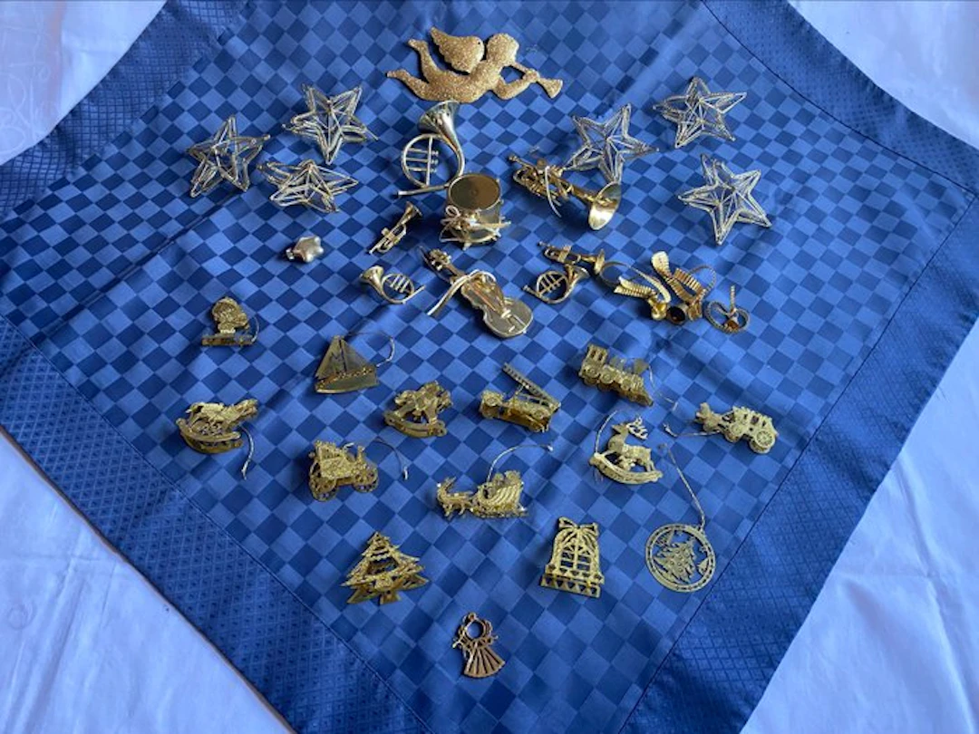 goldfarbene Weihnachtsdekoration