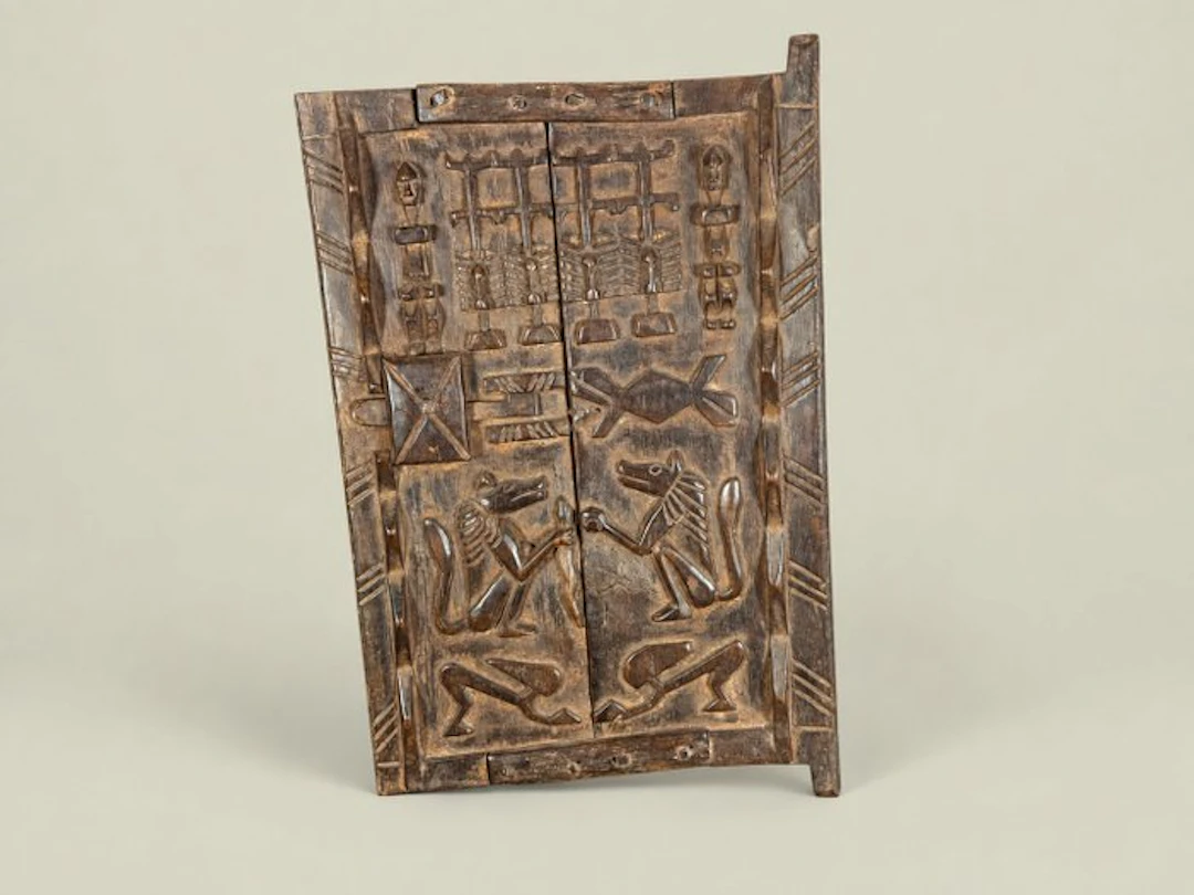 Antique inspired Door - 1990-2000 - Mali Dogon carved granary