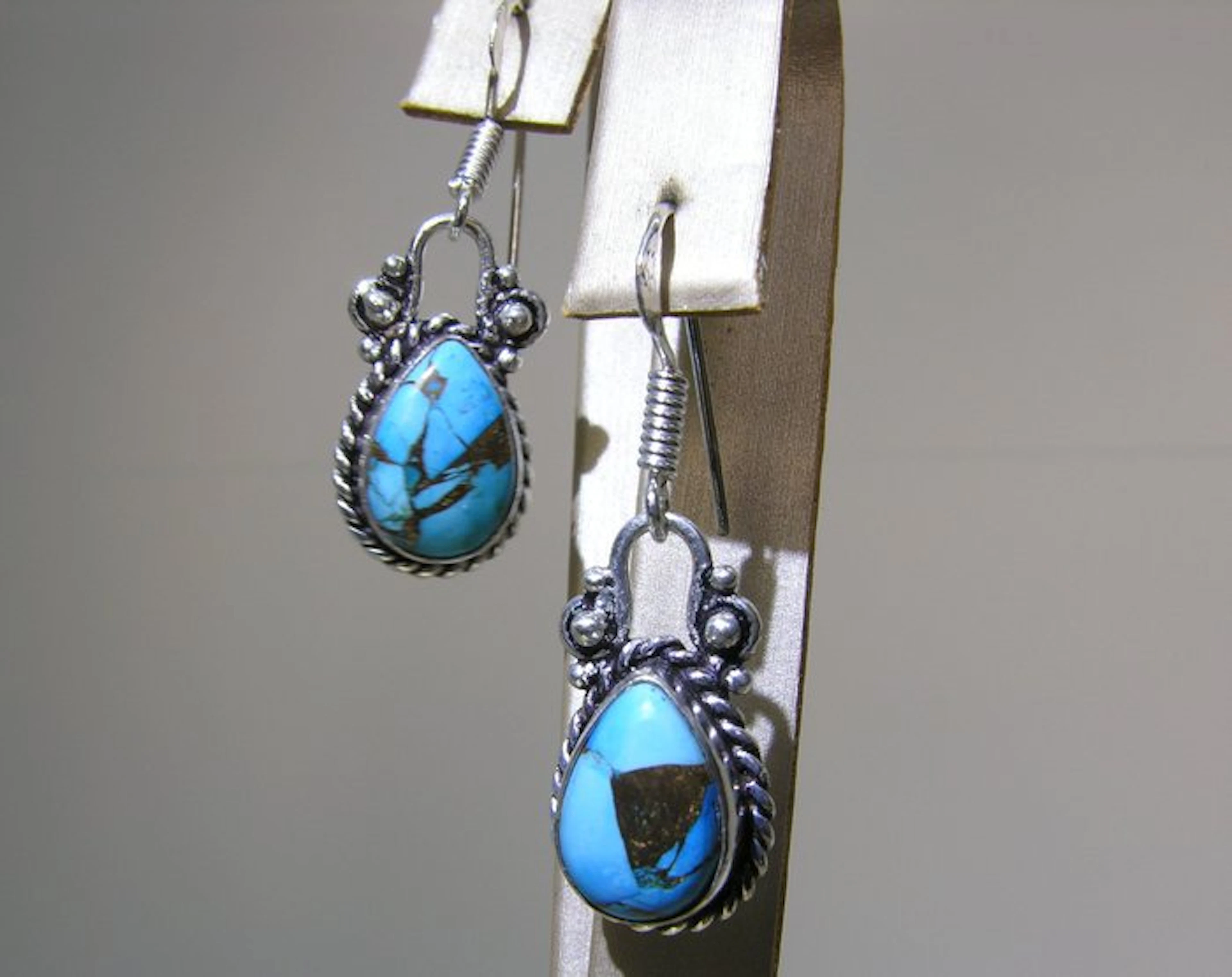 Turquoise Earrings - Height: 36 mm - Width: 11 mm- 4.6 g - (2)