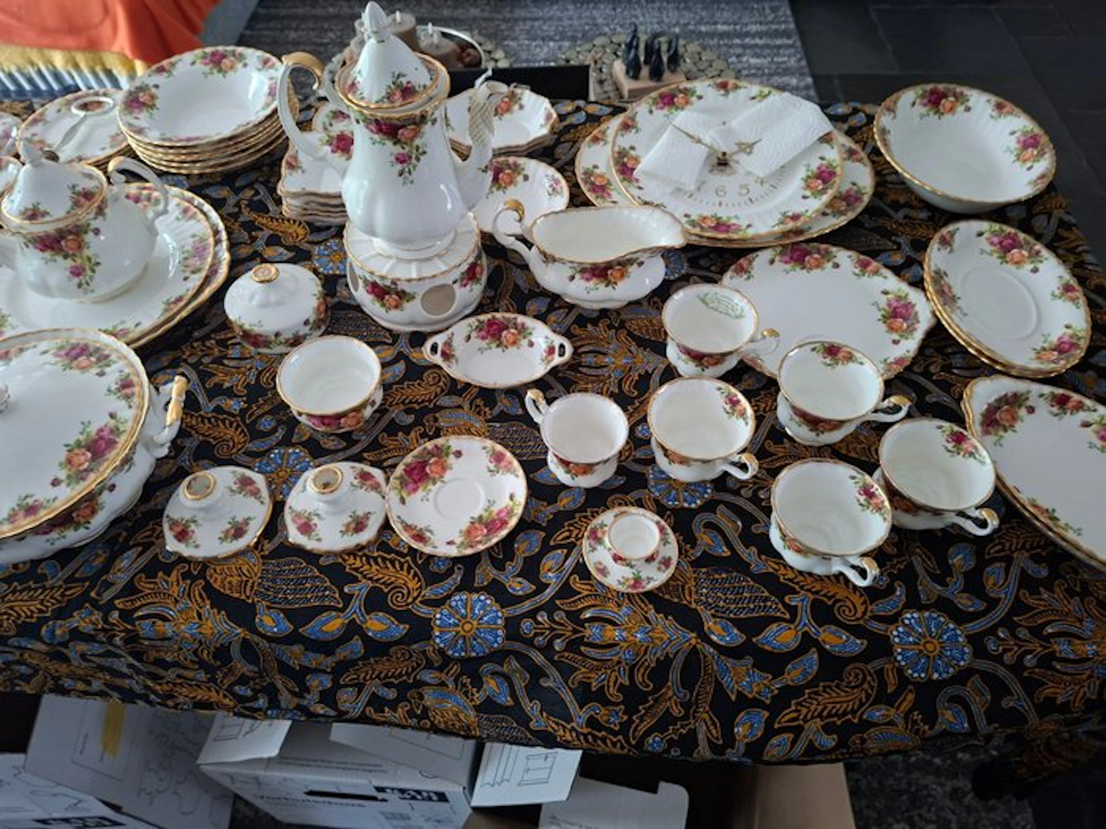 Royal Albert - Table service (60) - Old Country Roses - Porcelain