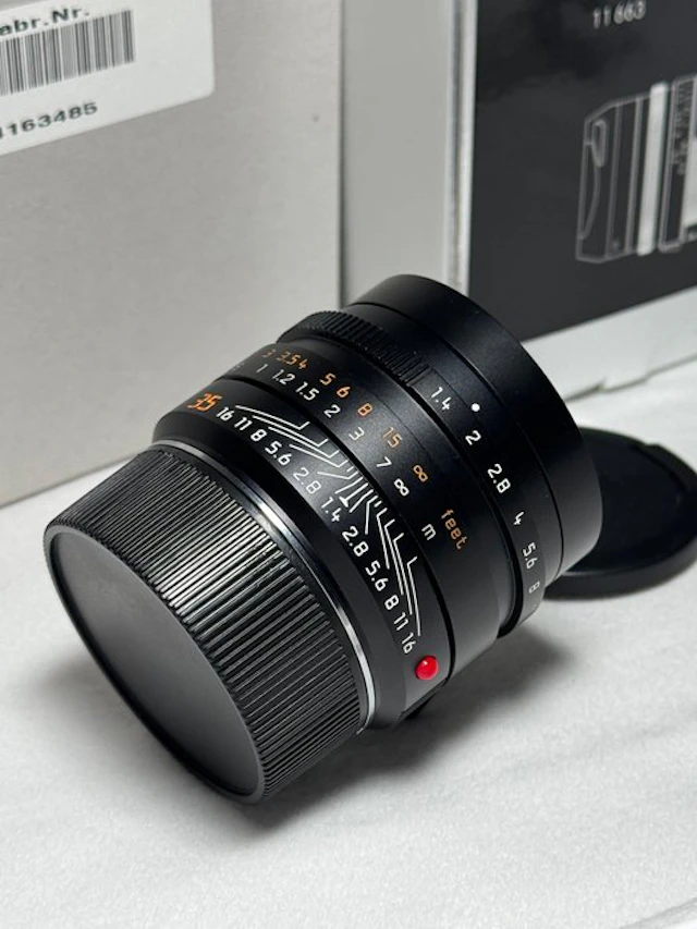 Leica Summilux-M 1:1.4/35 ASPH. Camera lens