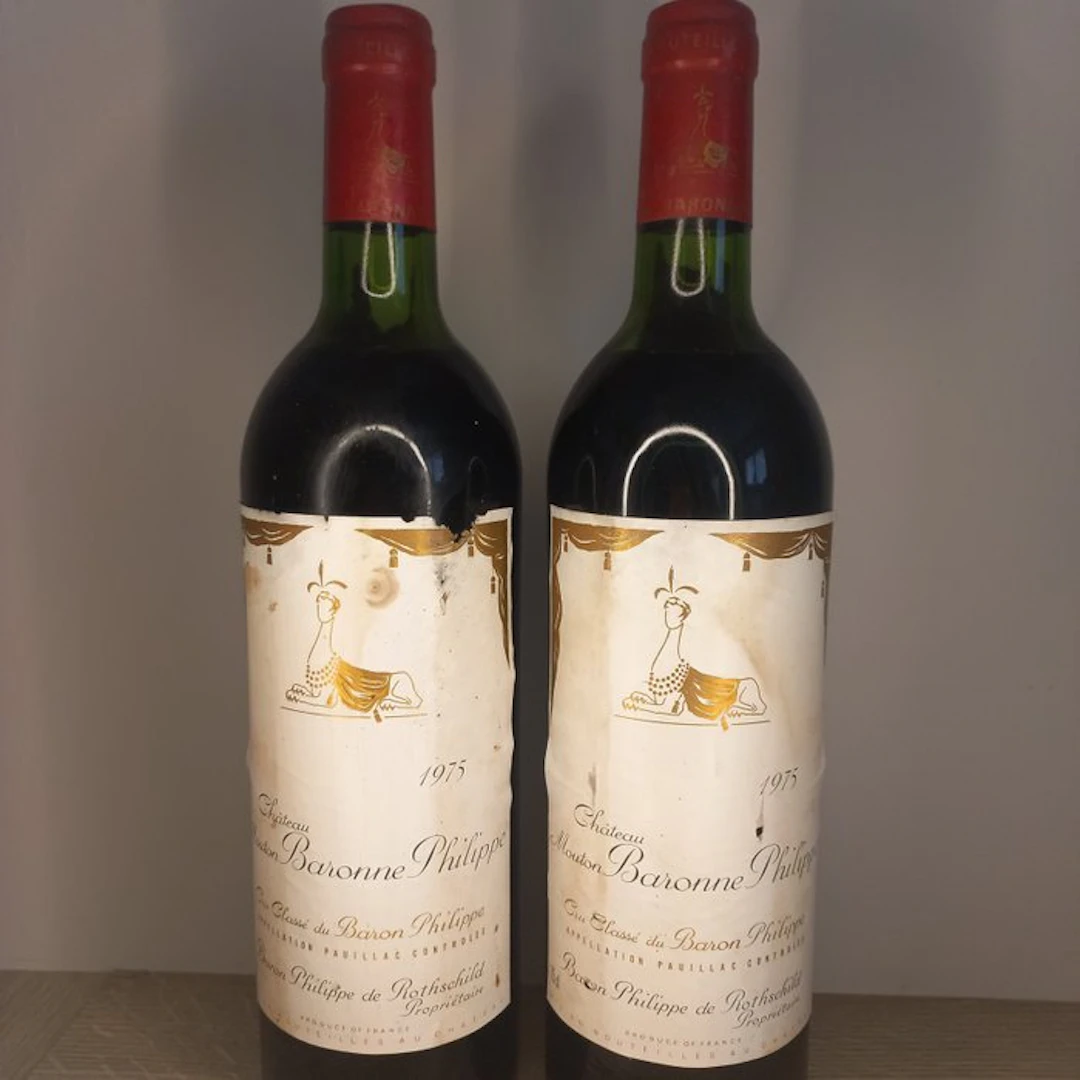 1975 Château Mouton Baronne Philippe Rothschild...