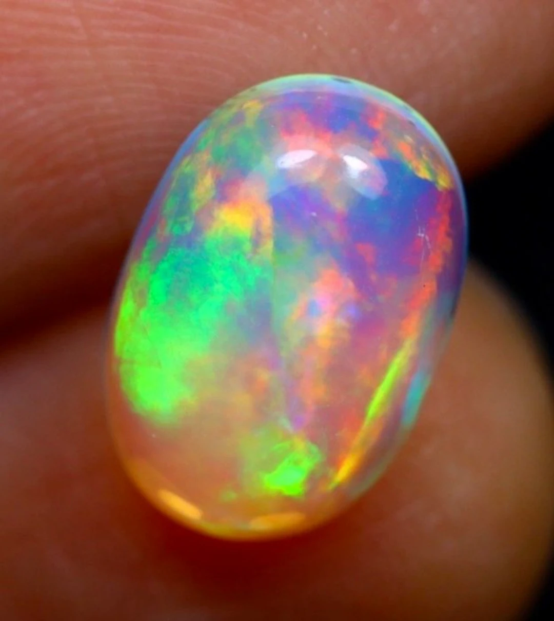 Opal Cabochon - Height: 11 mm - Width: 7.5 mm- 0.33 g - (1)