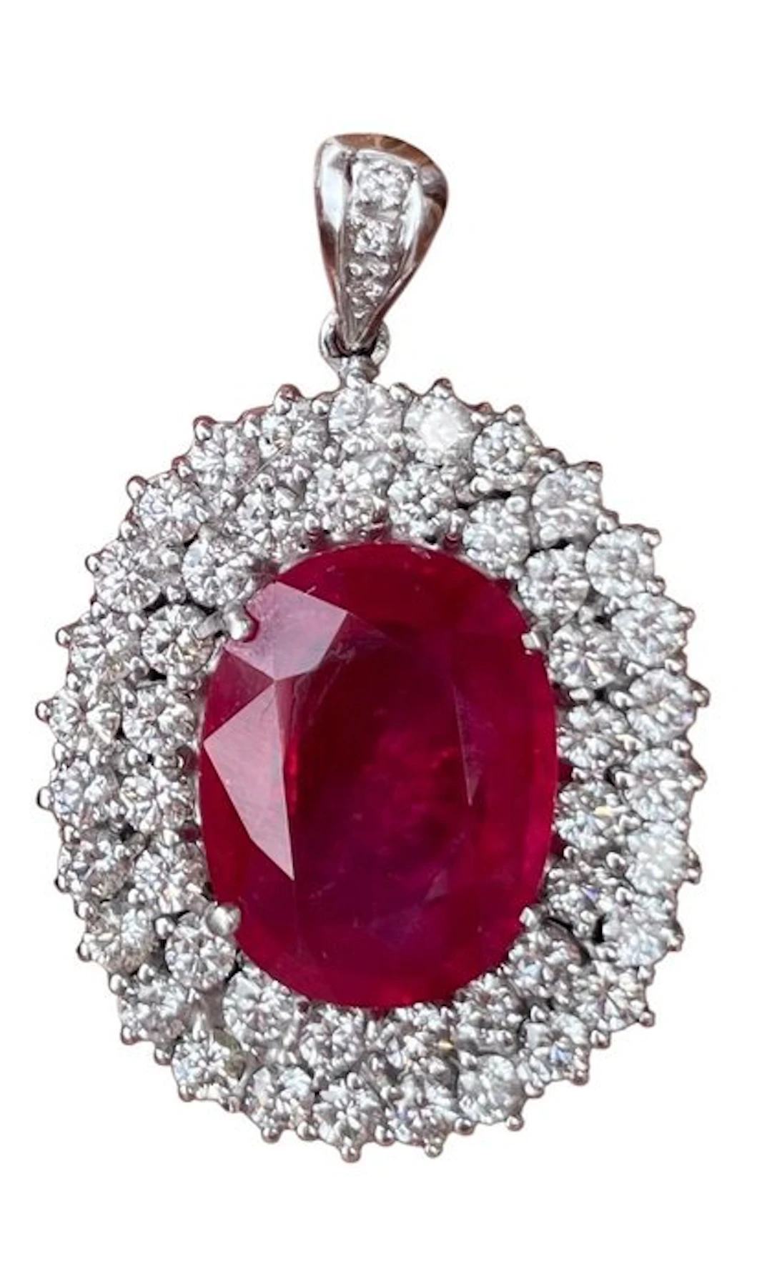 Pendant - 18 kt. White gold - 16.61ct. tw. Ruby - Diamond
