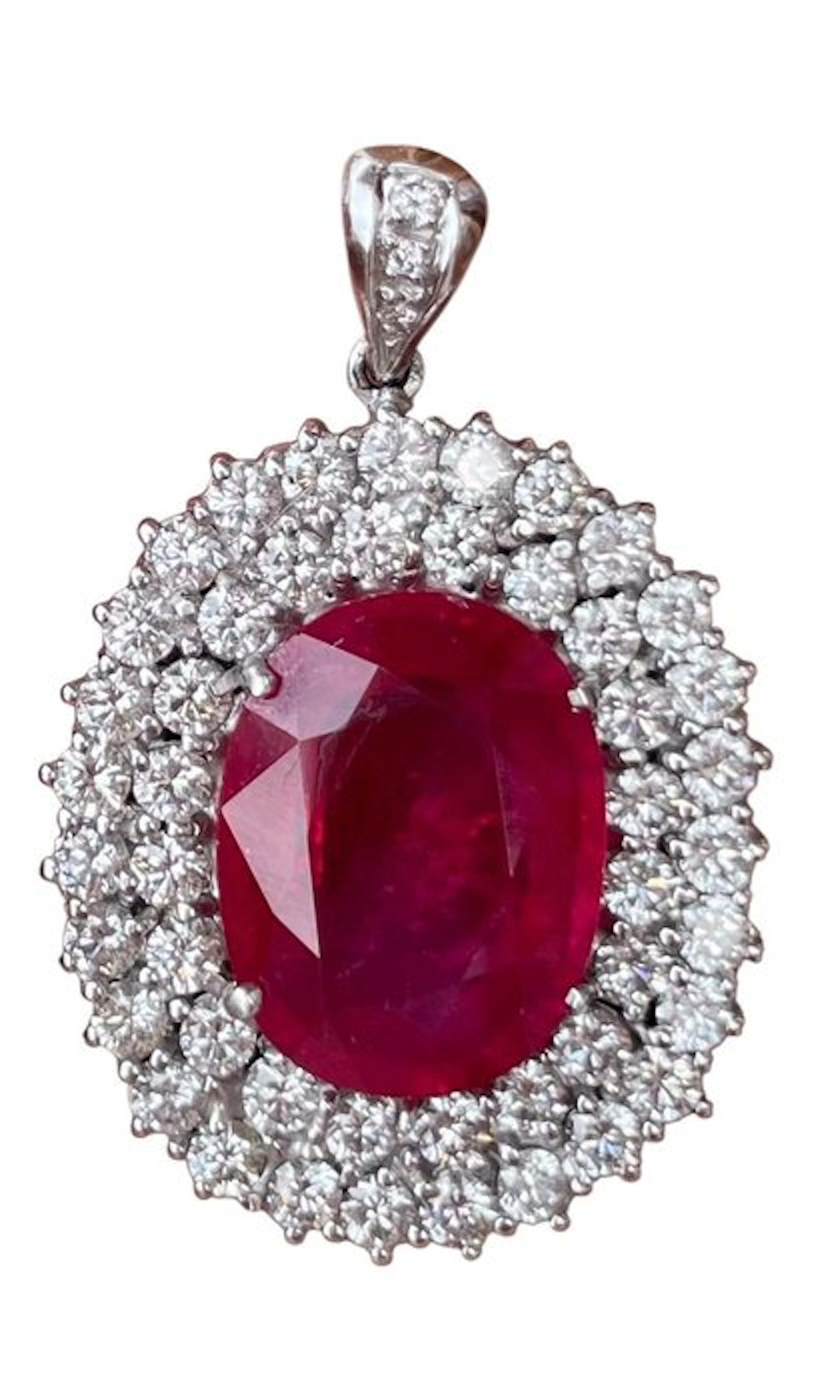 Pendant - 18 kt. White gold - 16.61ct. tw. Ruby - Diamond