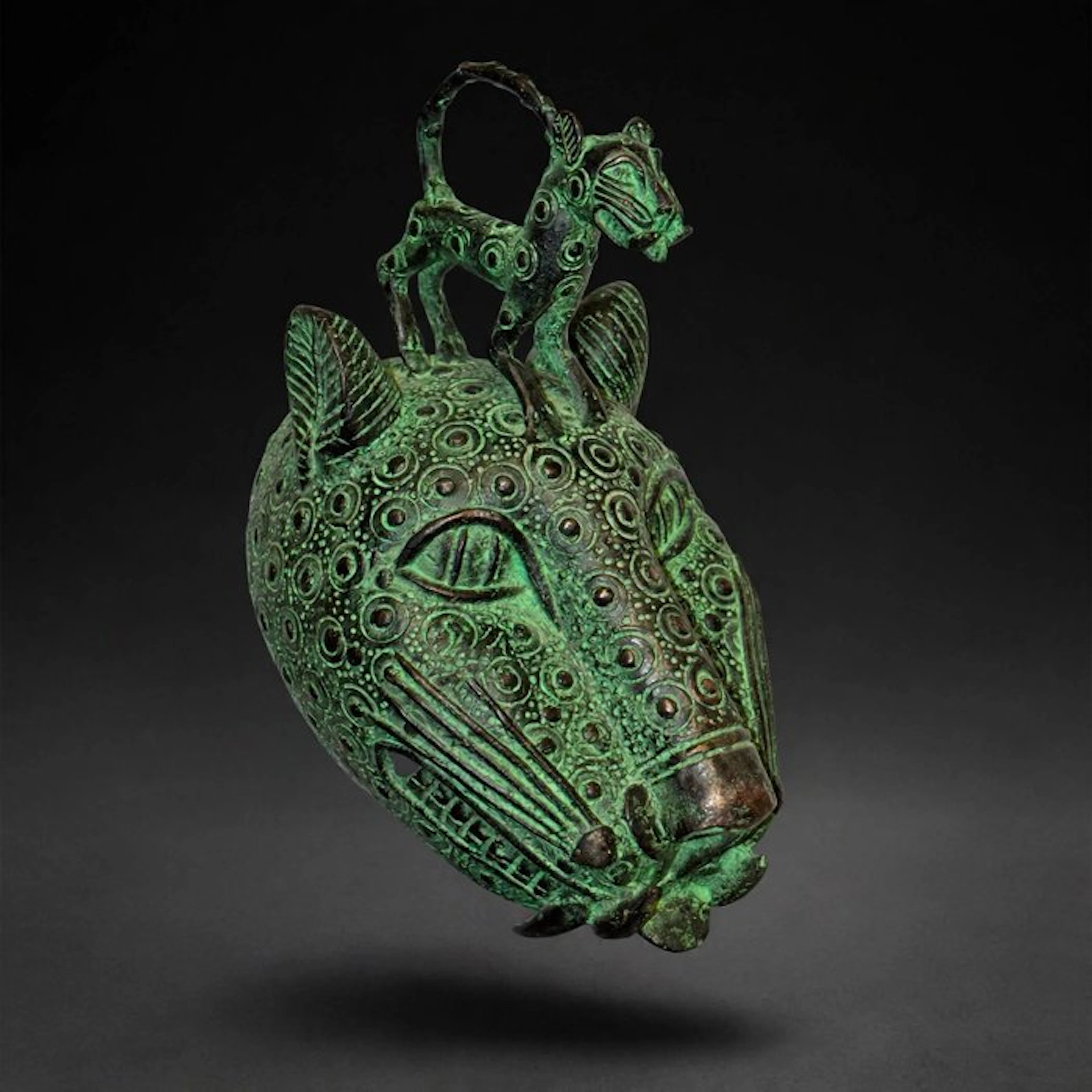 Masque léopard en bronze à patine verte - Sculpture - Nigeria (No
