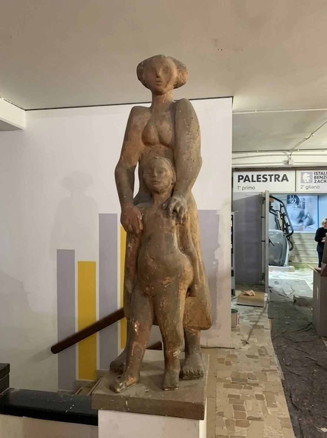 Romano Rui (attr.) - Statue, Madre con bambino - 180 cm - Terracotta