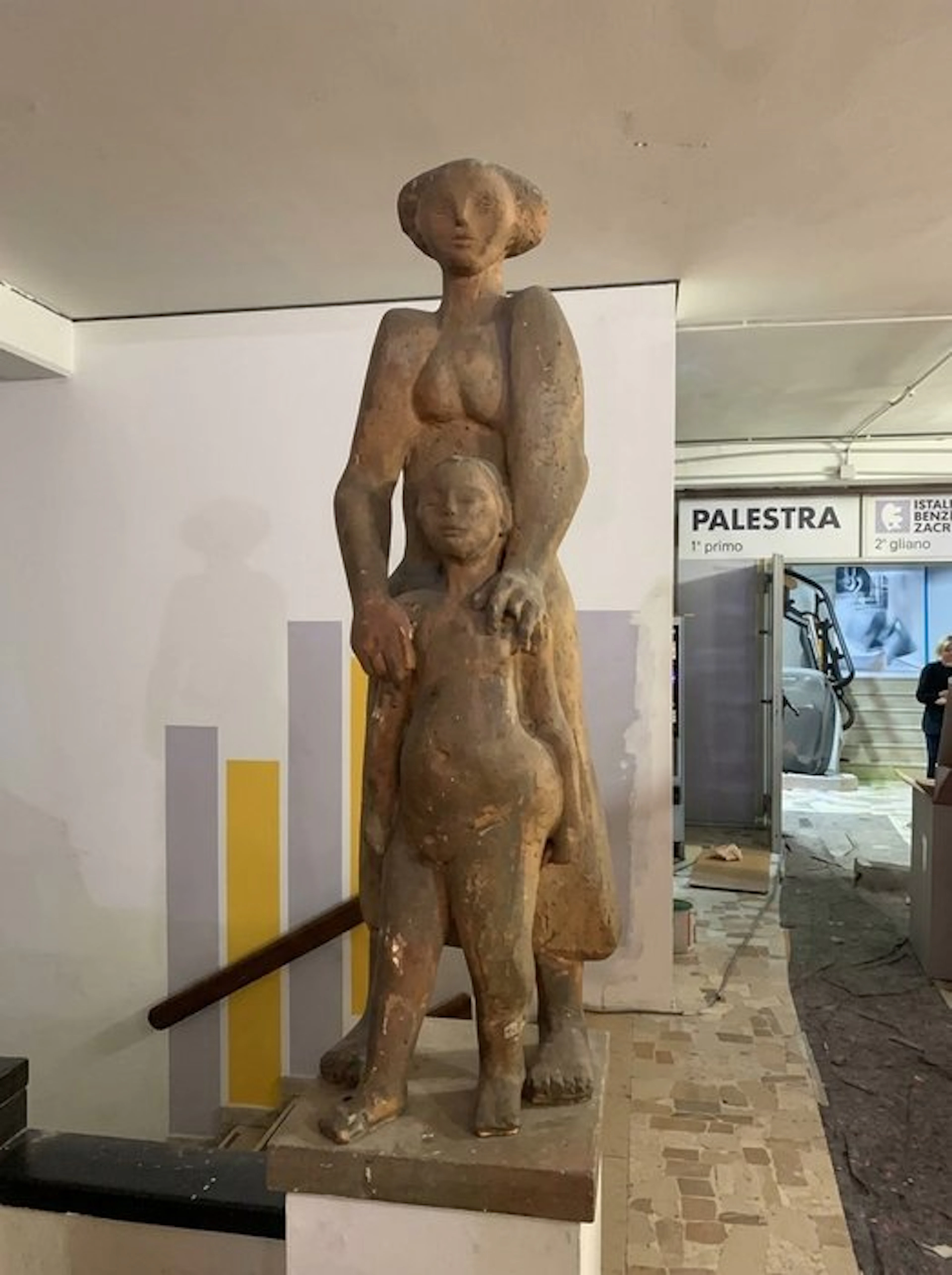 Romano Rui (attr.) - Statue, Madre con bambino - 180 cm - Terracotta