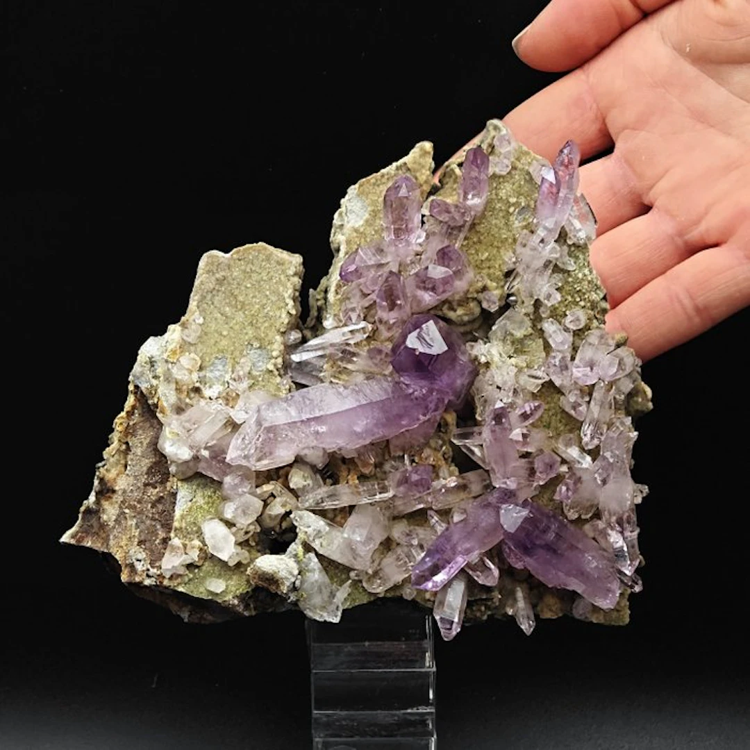 Mexican Violet Amethyst Aesthetics Crystals on matrix...