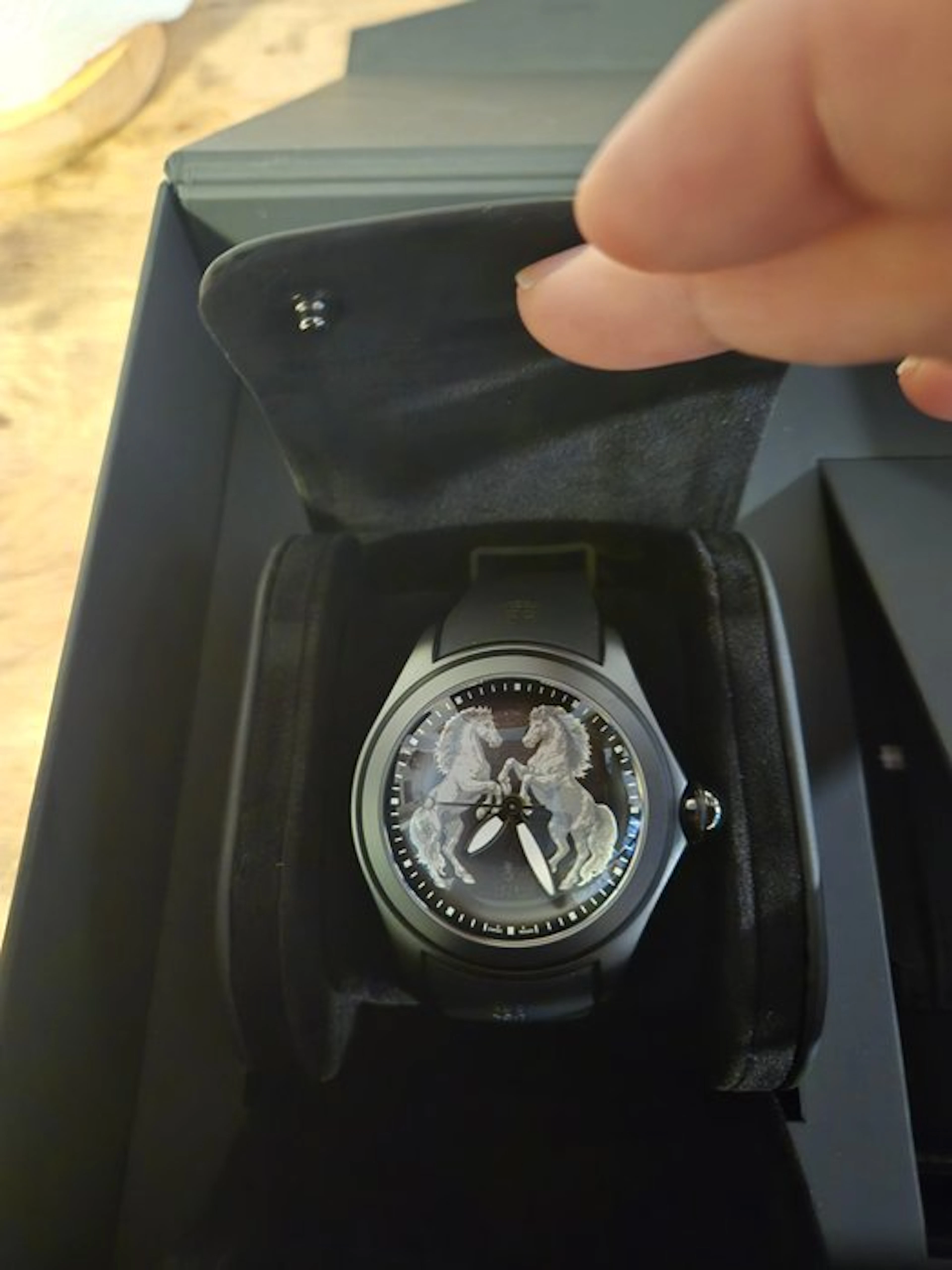 Corum - Bubble - 082.320.98/0085 HOR10 - Men - 2025
