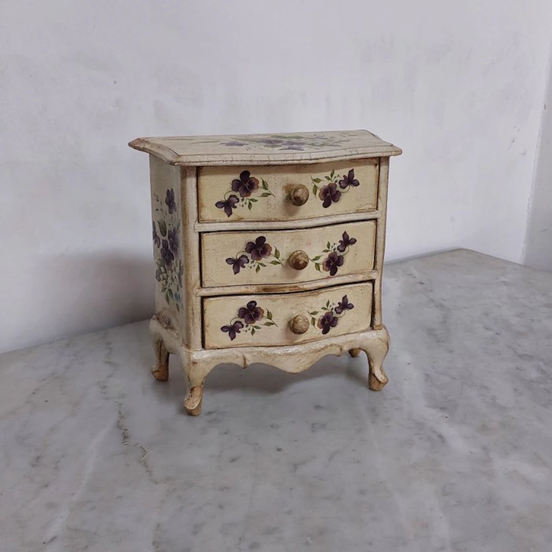 Chest of drawers - miniature chest of drawers - Wood - lacquered