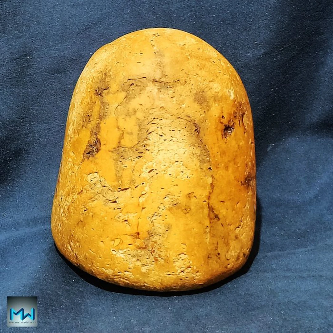 Piece of Yellow Amber Completely polished - Height: 107 mm - Width: