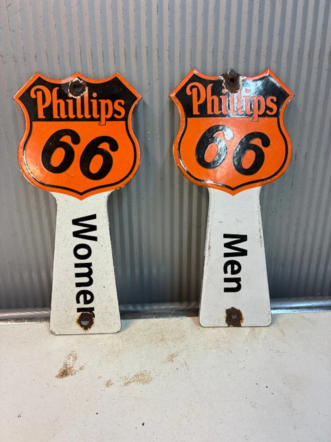 Phillips 66 – Original set of enameled toilet/wayfinding...