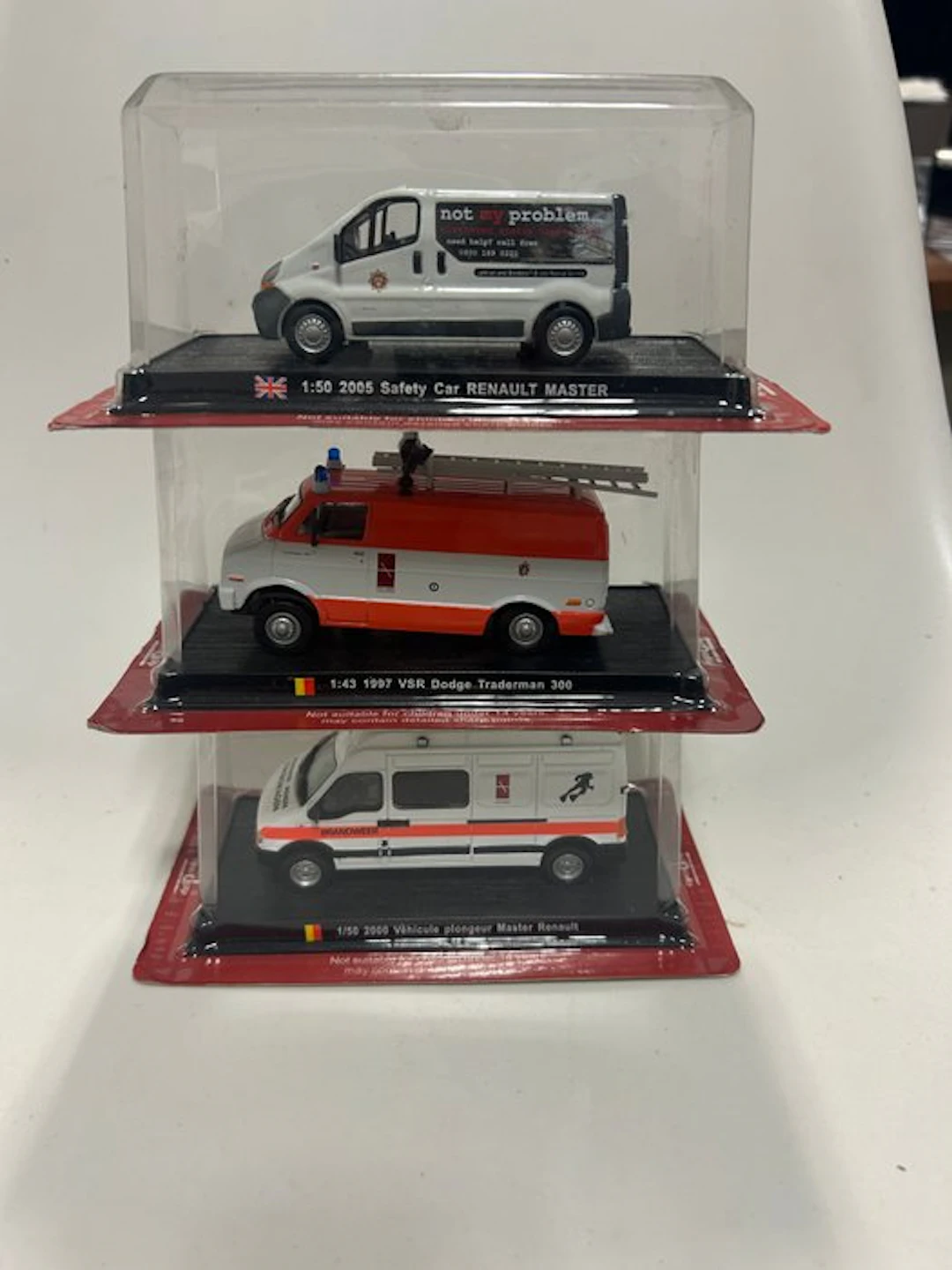 1:50 - Model truck (3) - 2005 Safety Car RENAULT MASTER...