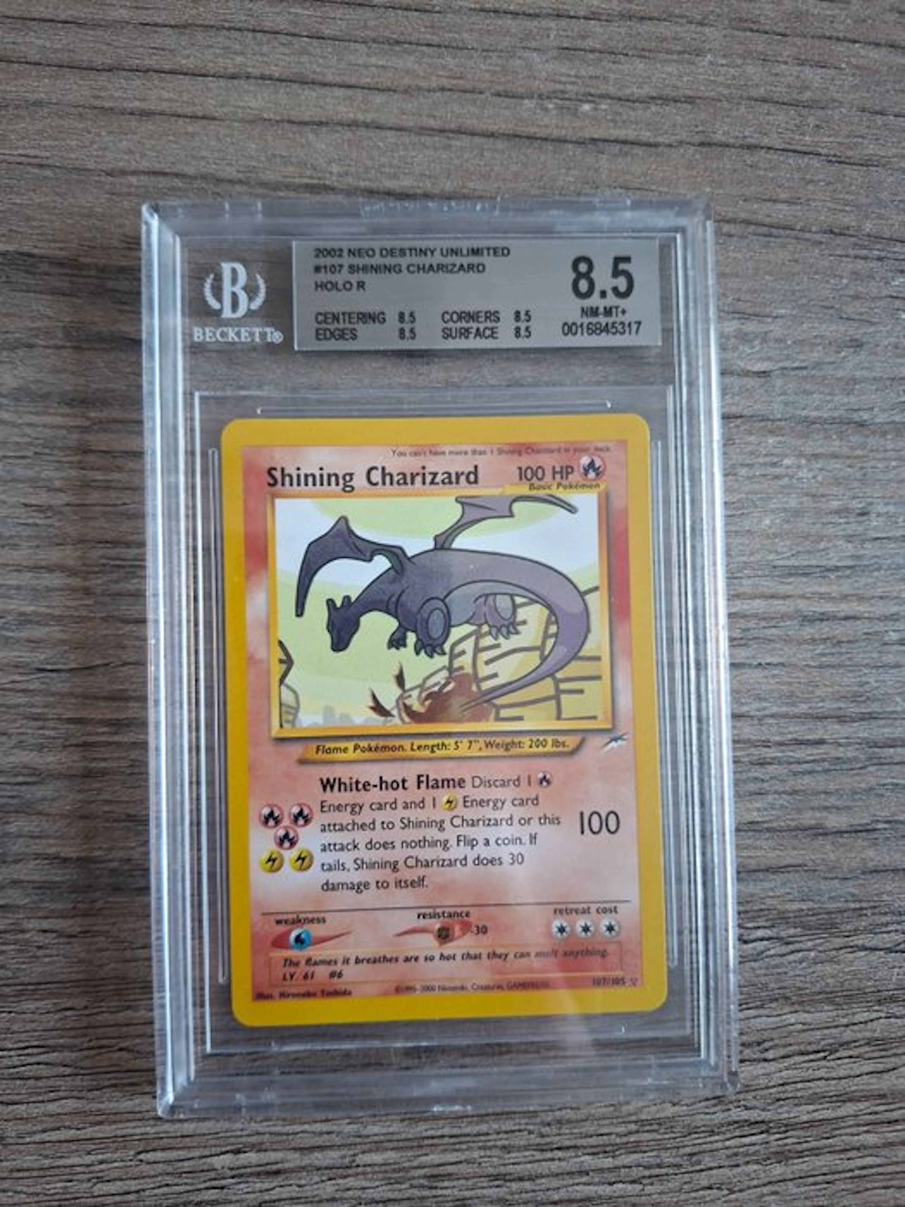 Pokémon - 1 Graded card - Shining Charizard 107/105 Foil - Beckett 8.5 - WOTC