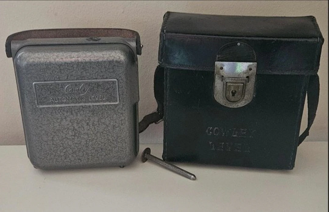Cowley - Topographic theodolite - Steel, Glass, Leather - 1940-1950 - Level