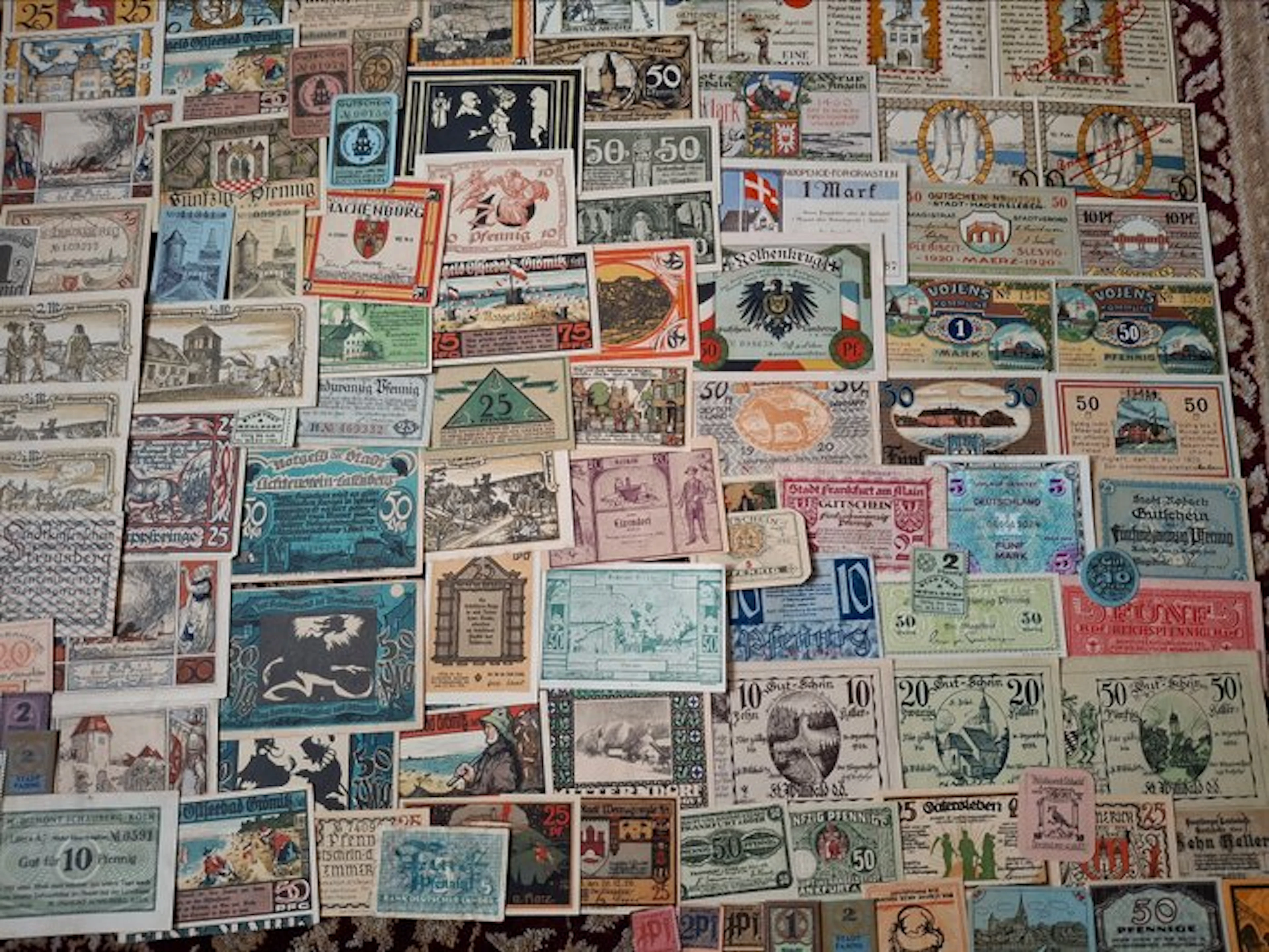 World. - 104 Notgeldscheine - 1920's (No reserve price)