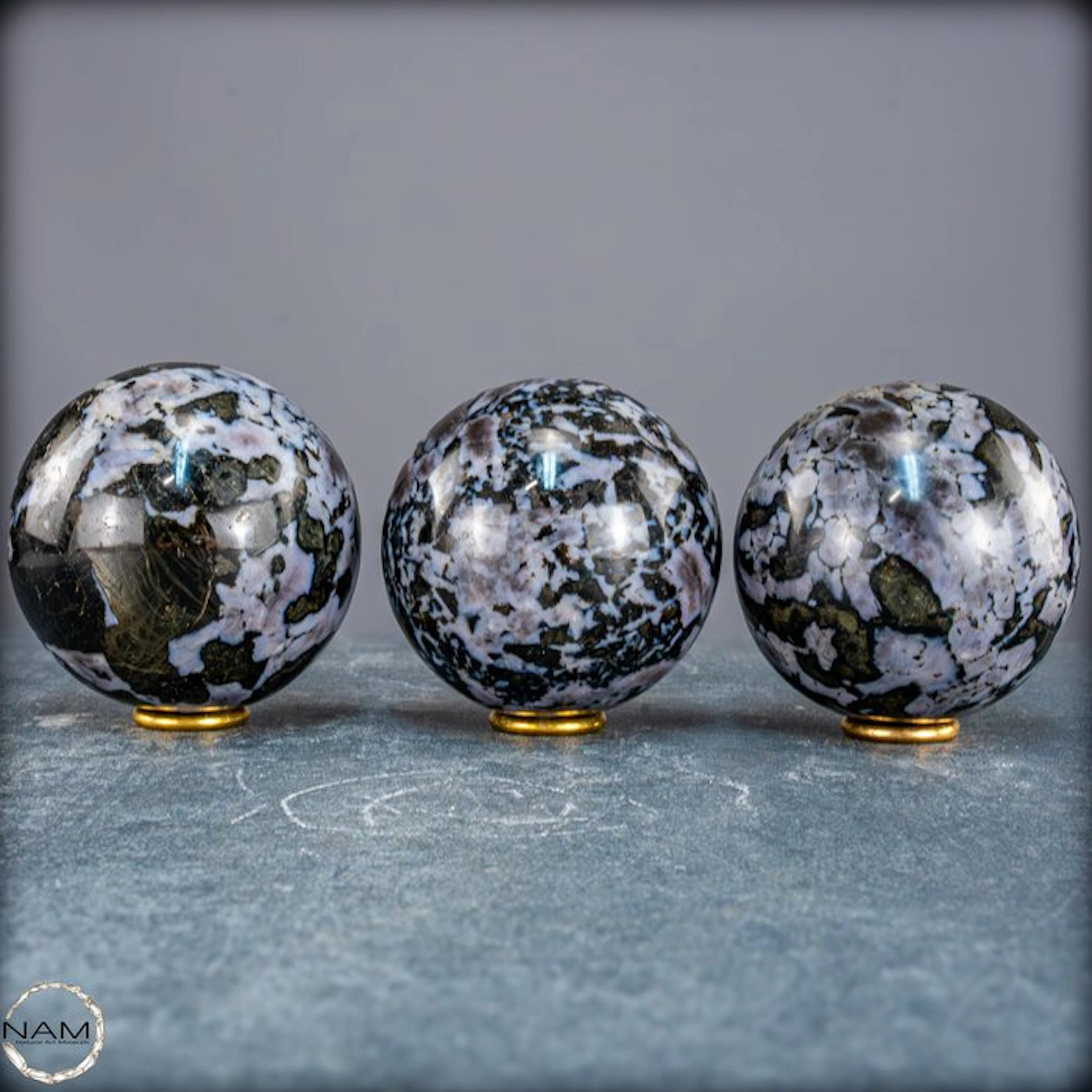 Exclusive Merlinit sphere set – Three fascinating natural...