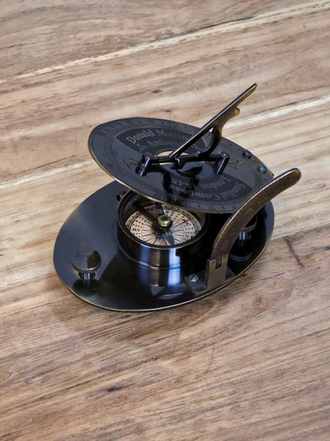 Compass - Brass - Decorative compass sundial