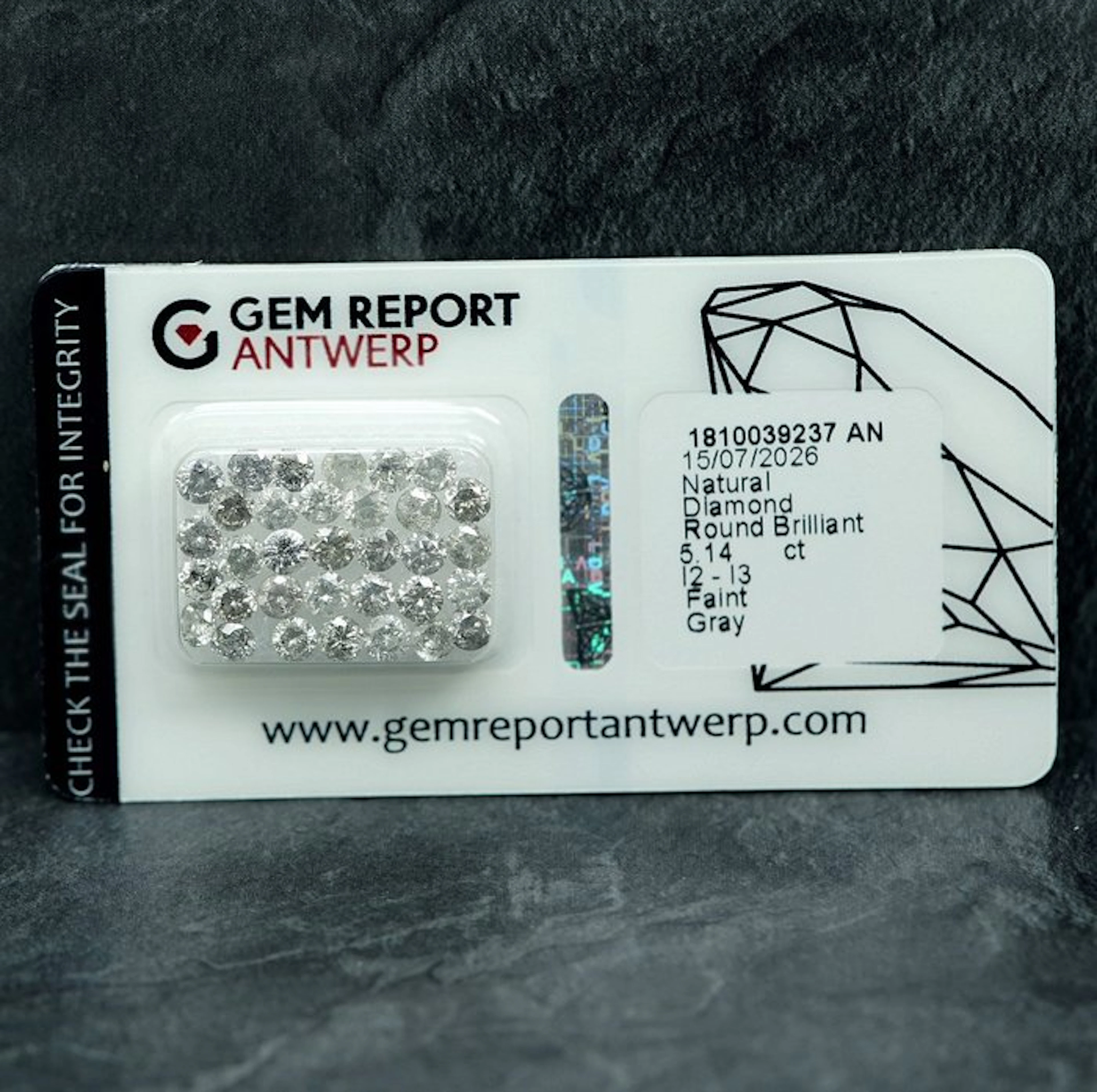 No reserve price - 33 pcs Diamond (Natural coloured)...