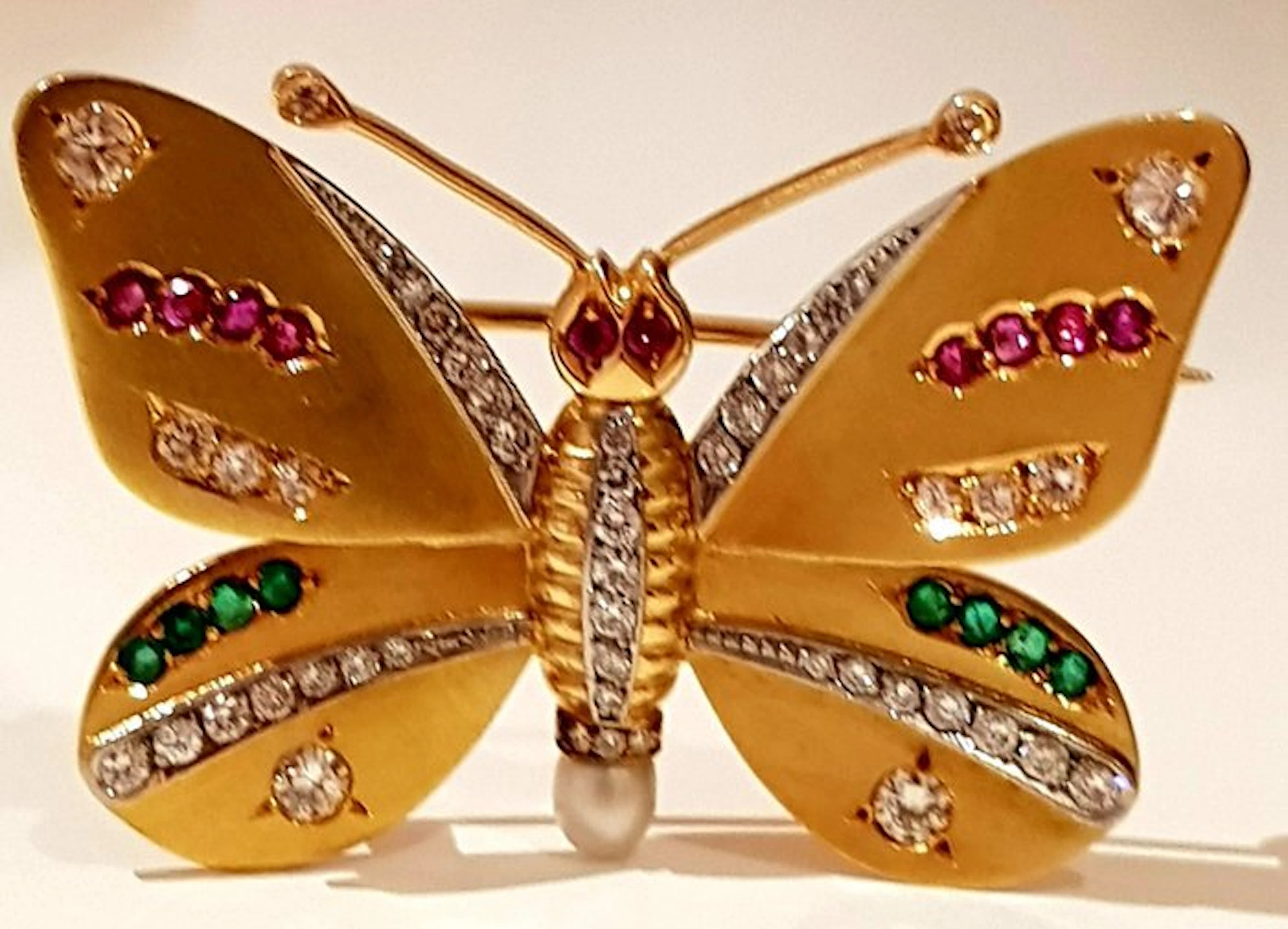 Brooch - 18 kt. Yellow gold Diamond (Natural) - Diamonds Rubies Emeralds