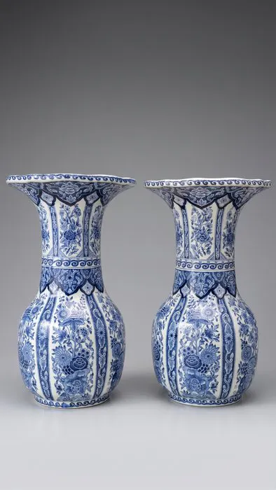 Royal Boch Sphinx - Vase (2) - Earthenware - Pair of Delft vases