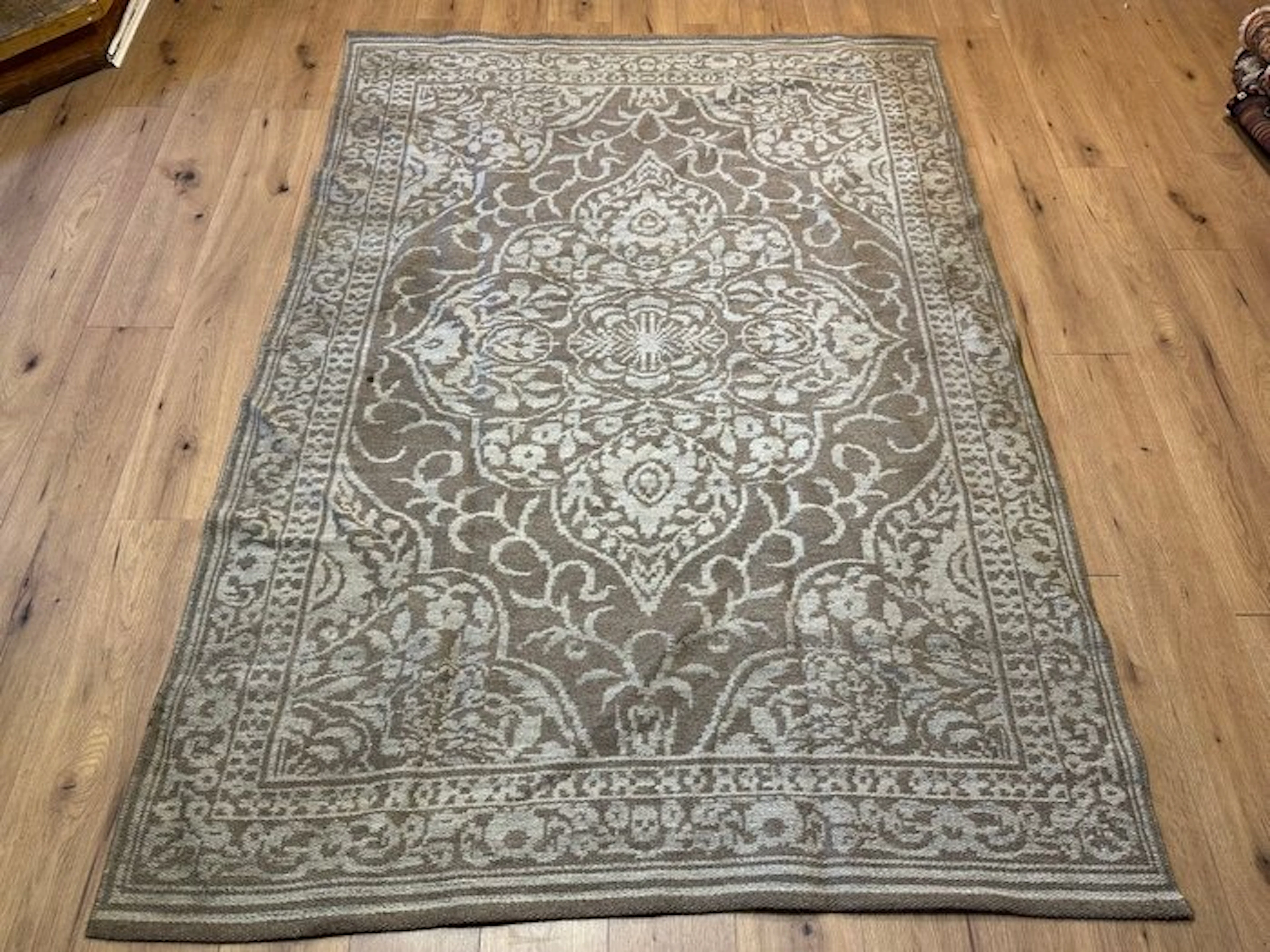 Fine Oriental carpet in Kayseri style with central floral medallion