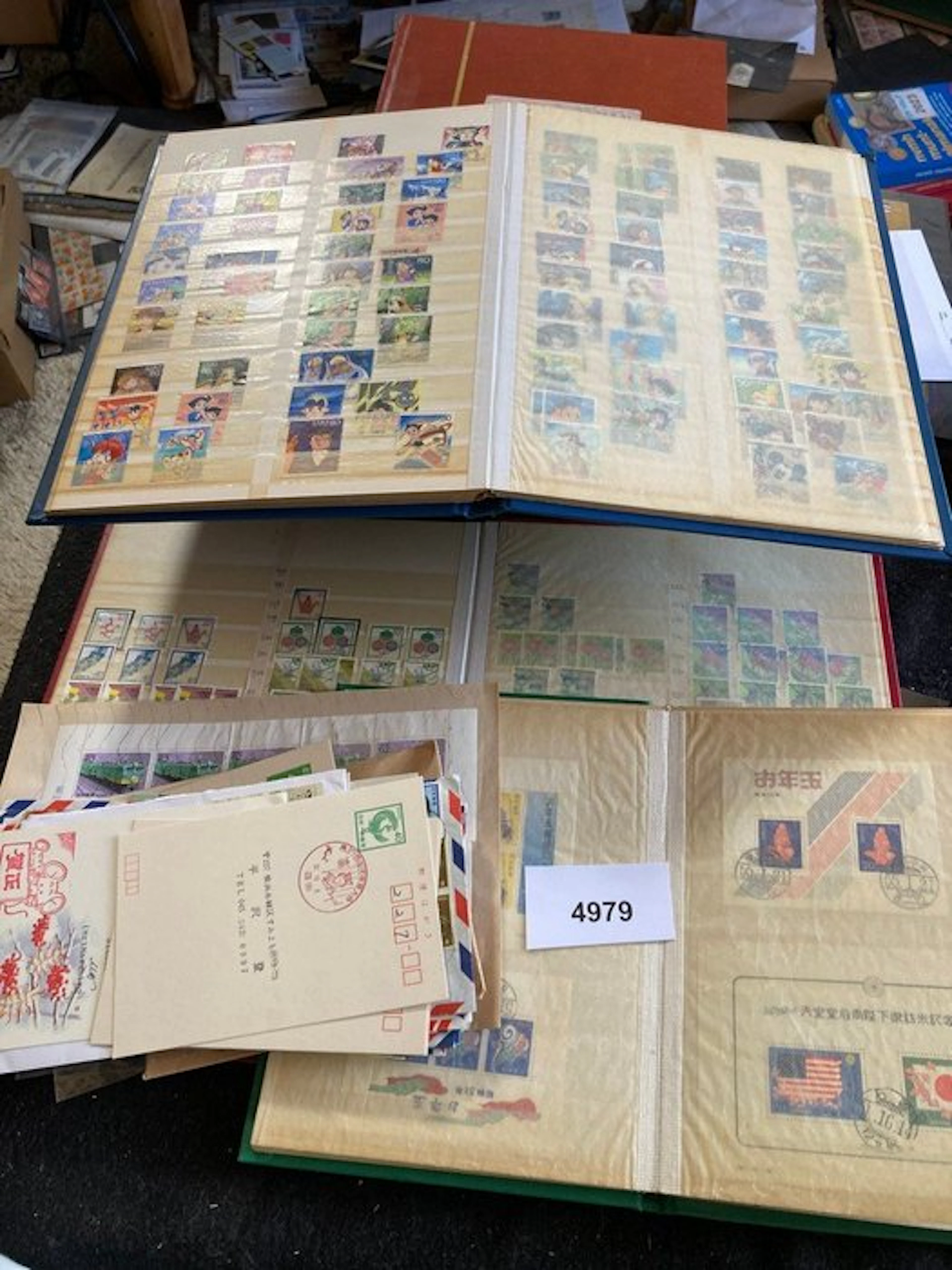Japan 1900/2020 - Large lot from Japan in three albums...