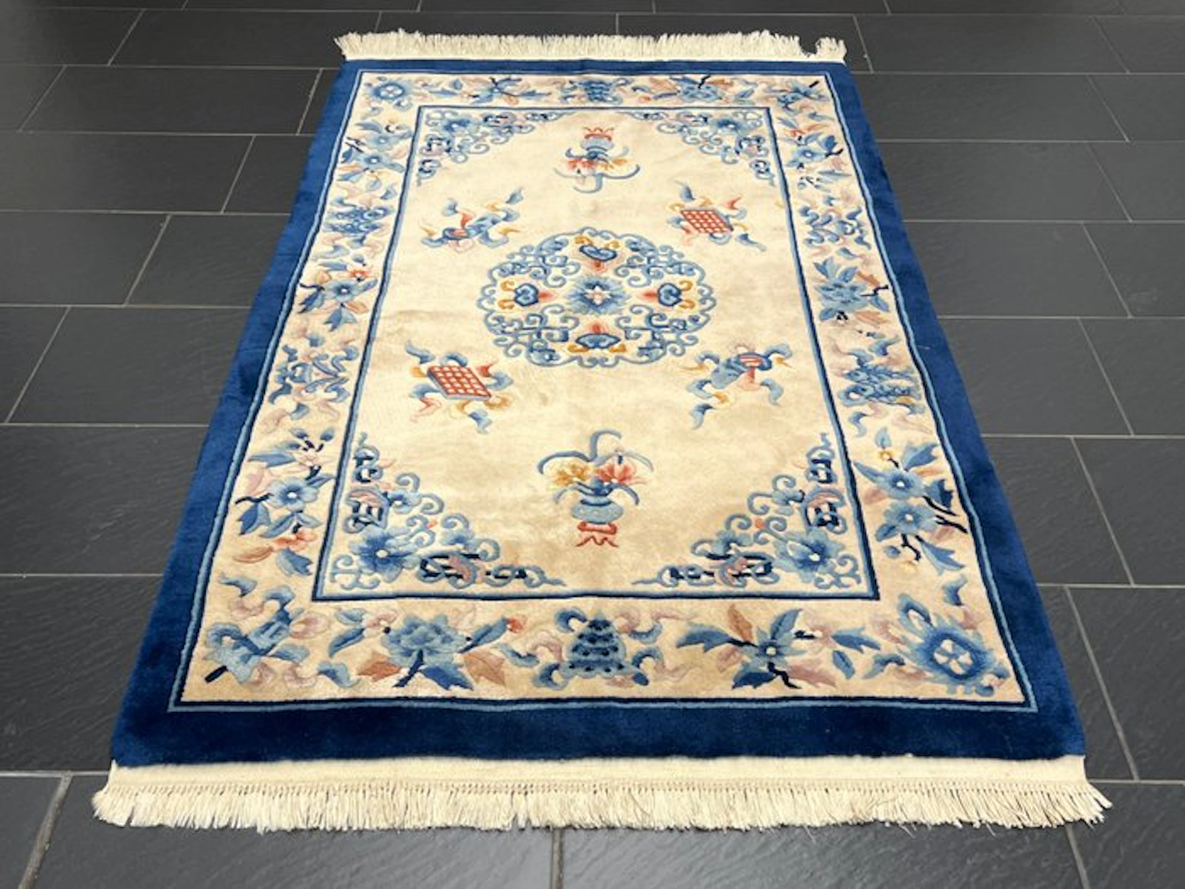 China Aubusson - Carpet - 190 cm - 125 cm