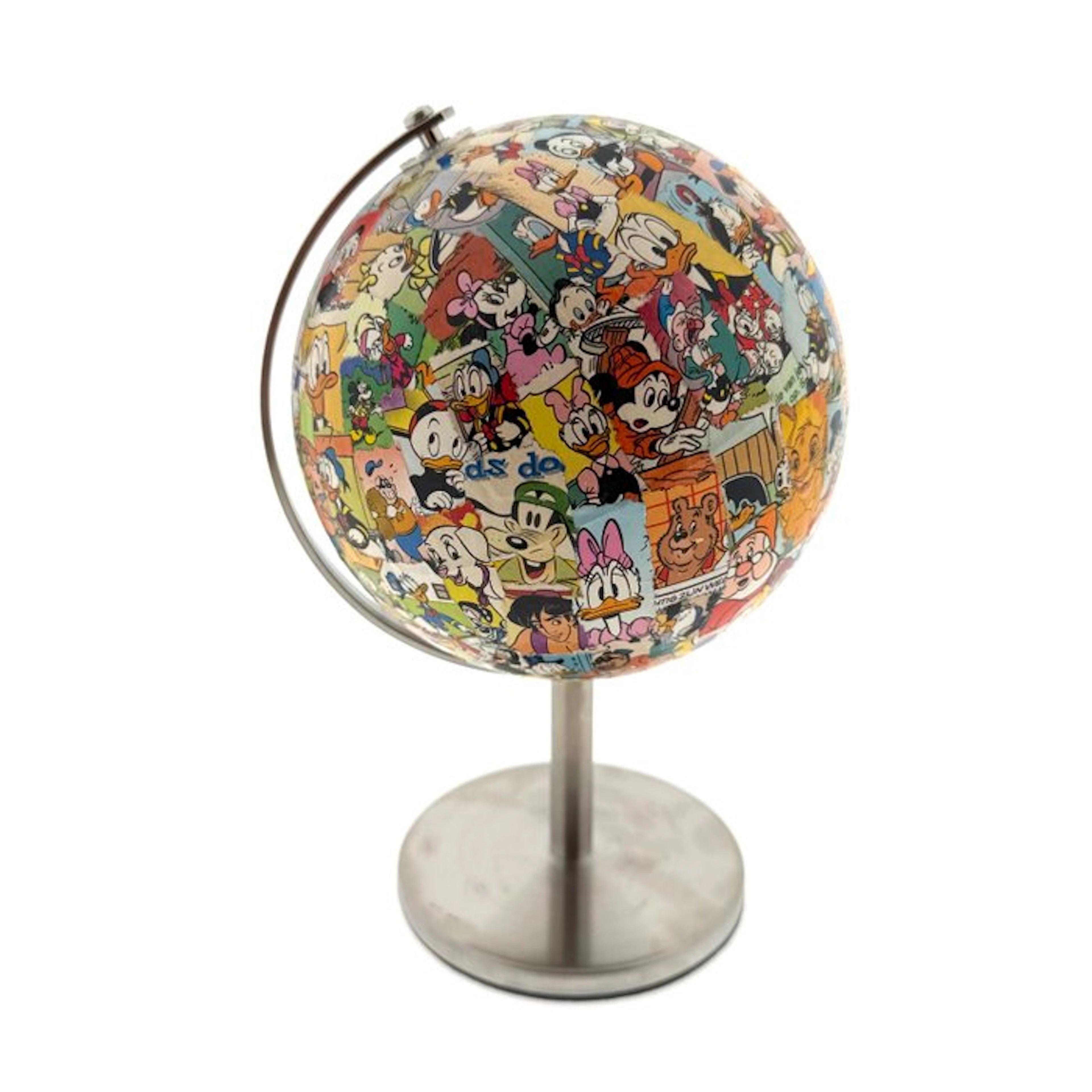 Koen Betjes (1992) ft Siriwat - Disney Cartoon Icons Collage POP - World Globe