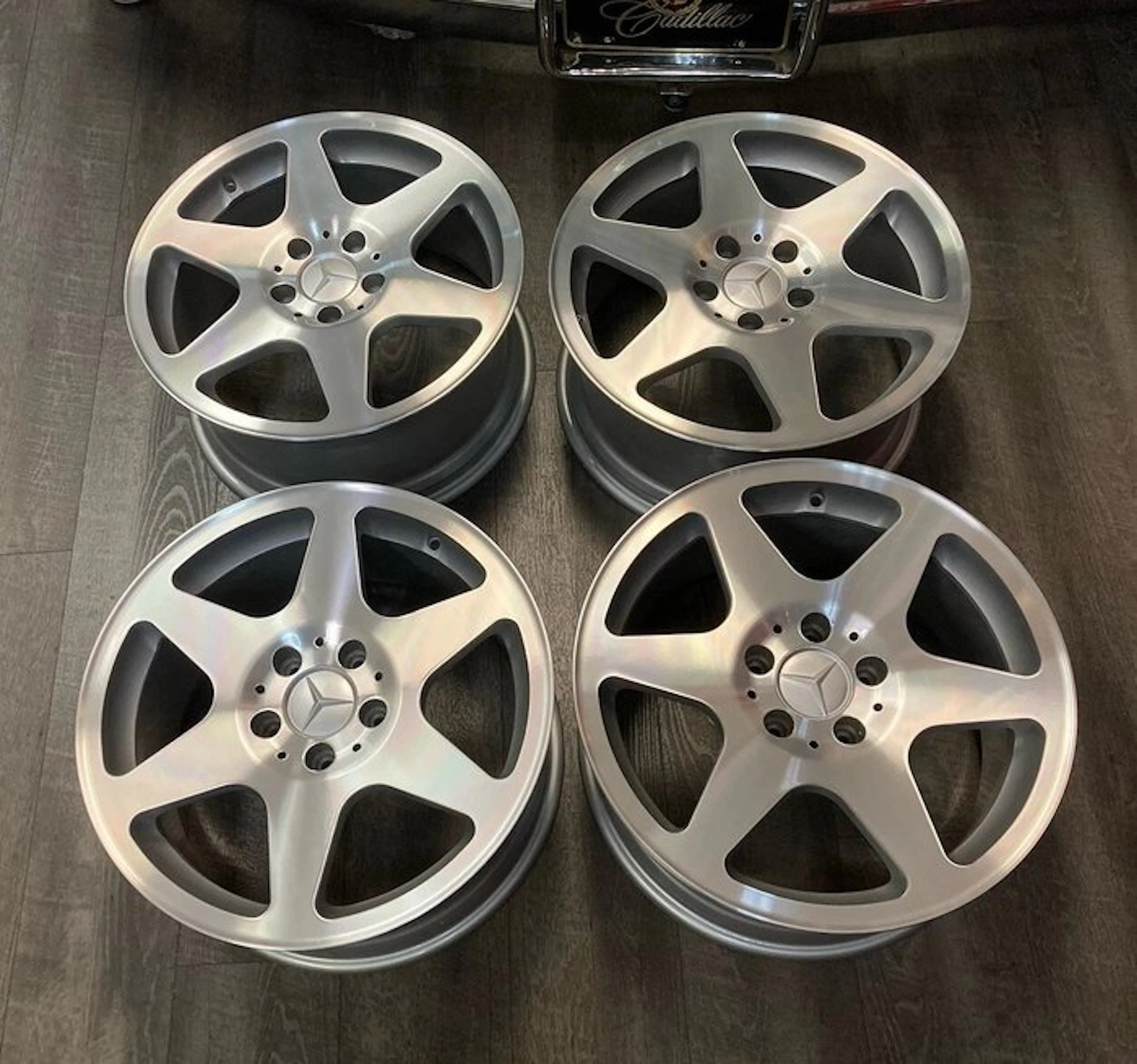Tyre complete on wheel (4) - Mercedes-Benz - SL 583/A