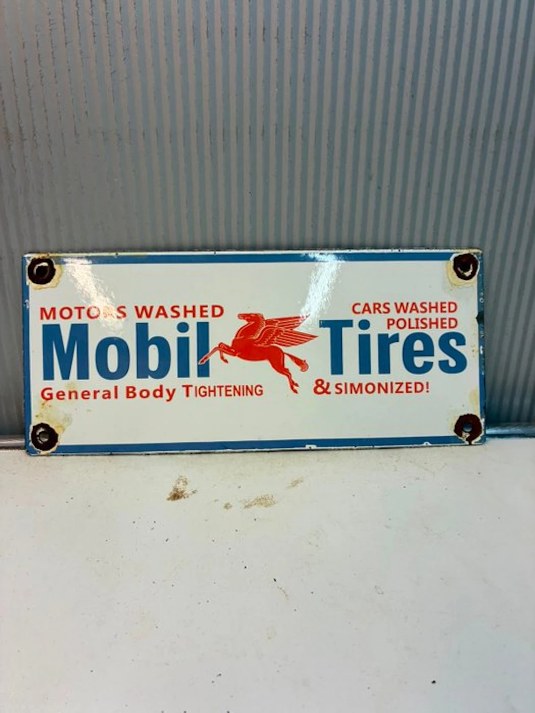 Mobil Tires – Pegasus – Emaille Garage Reclamebord - Enamel sign - Enamel