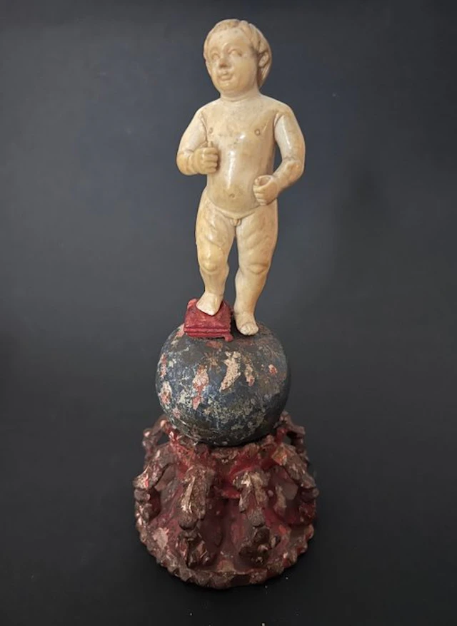 Statue, Enfant Jésus sur le globe - GOA - XVIII ème + Cites - 22 cm - Ivory