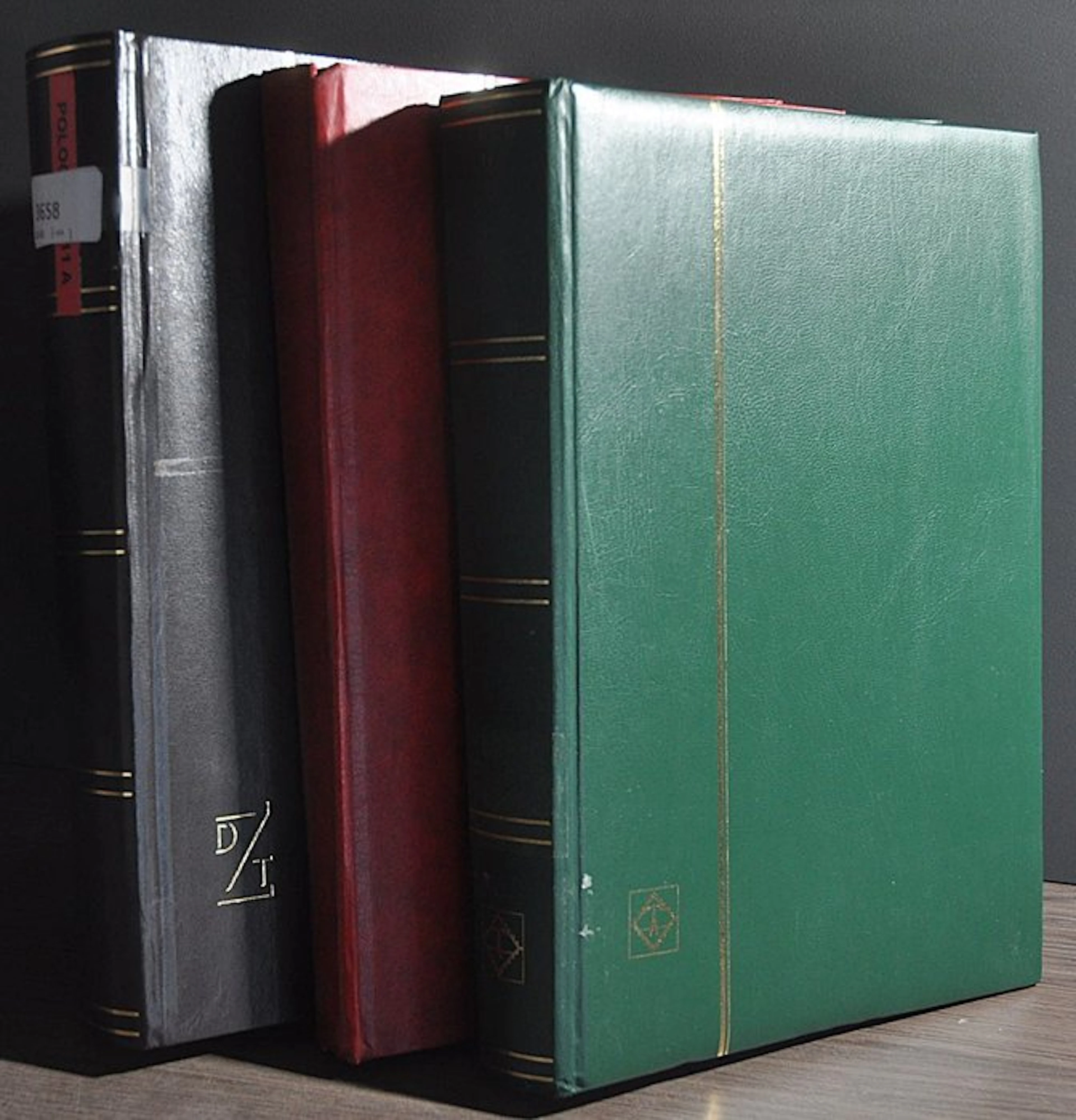 Poland - Collection from classical to 2010 in various stockbooks (275 photos)