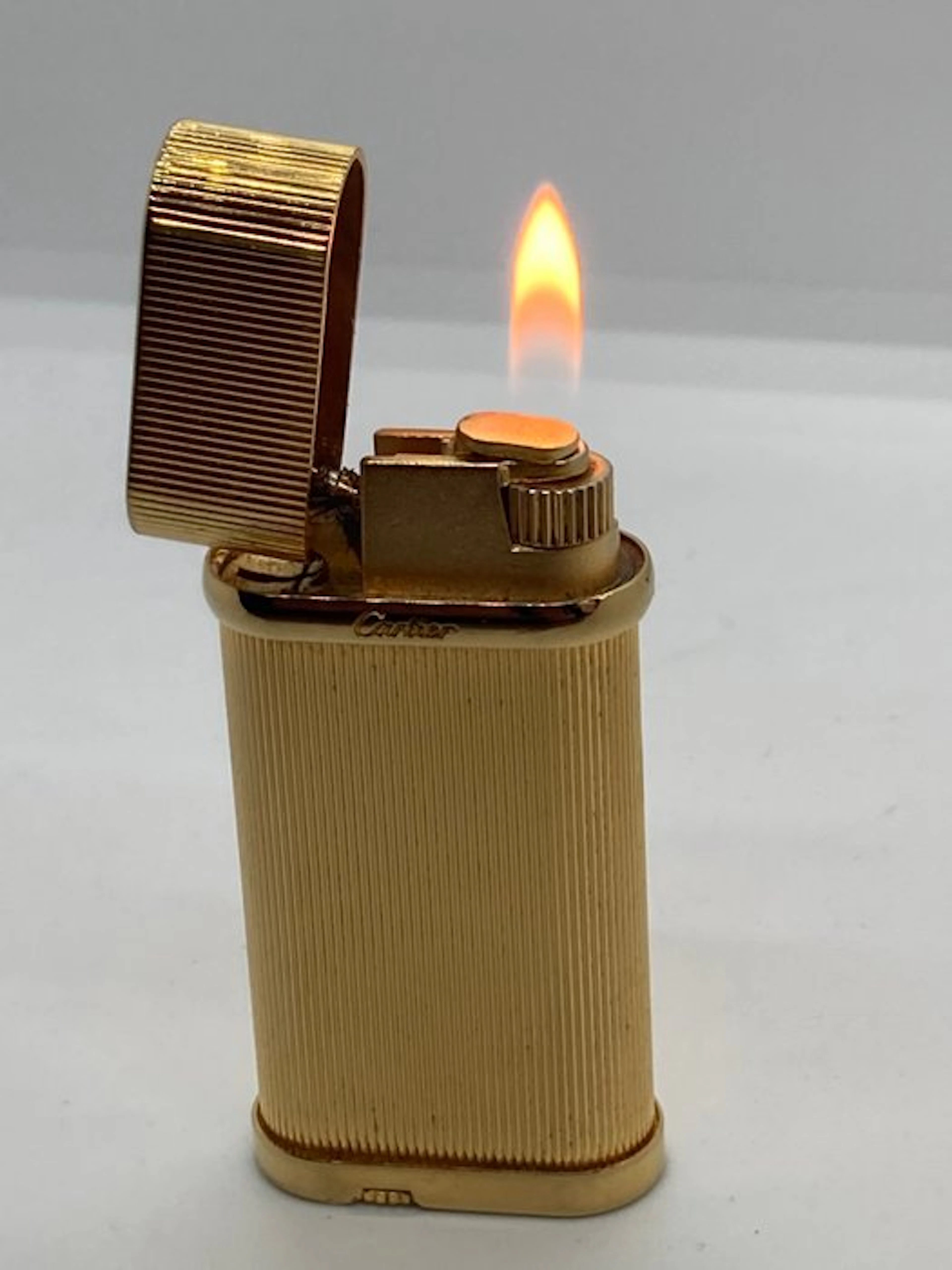 Cartier - 9800k Vertical Godron - Pocket lighter - Gold plated
