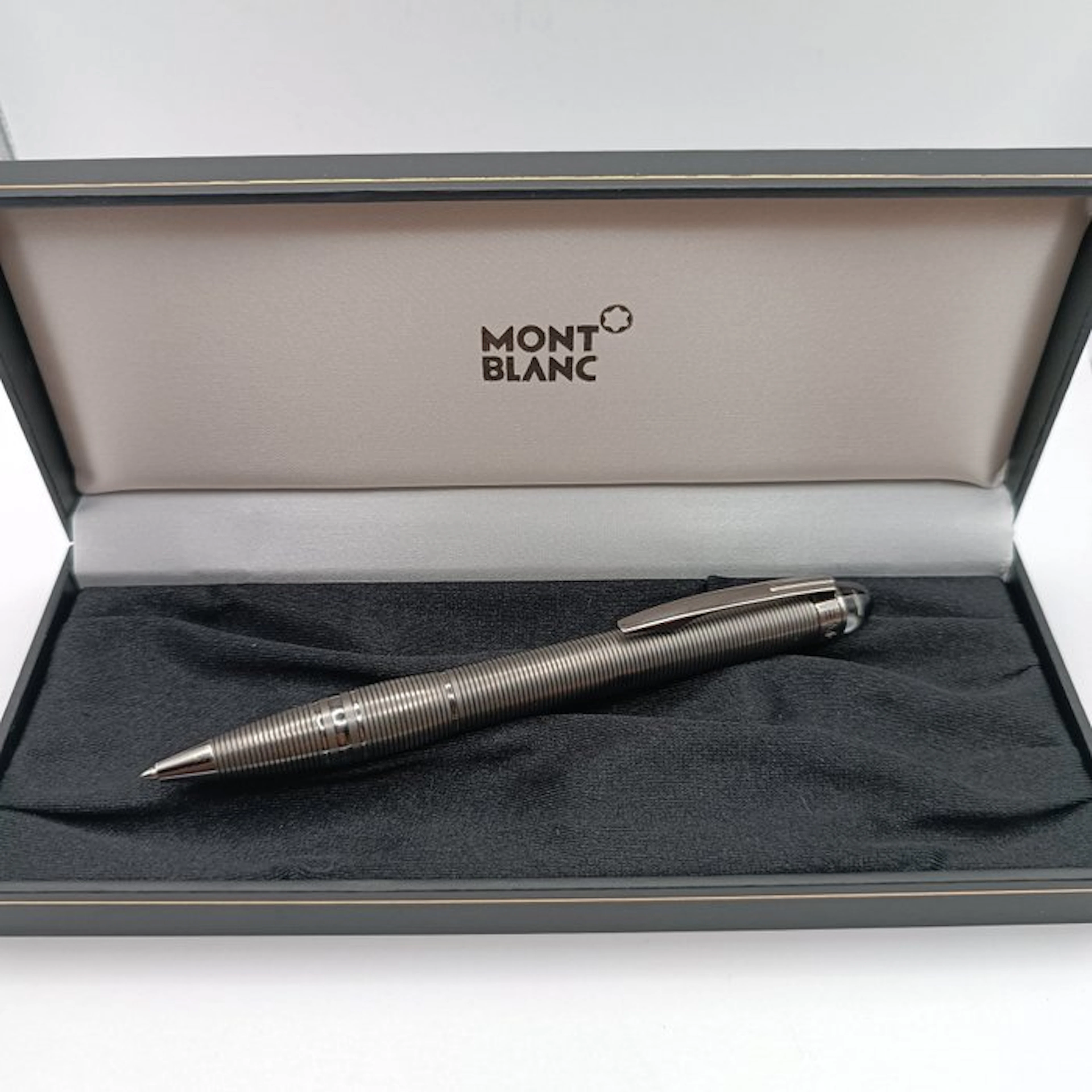 Montblanc - StarWalker Midnight Black Metal - Pen