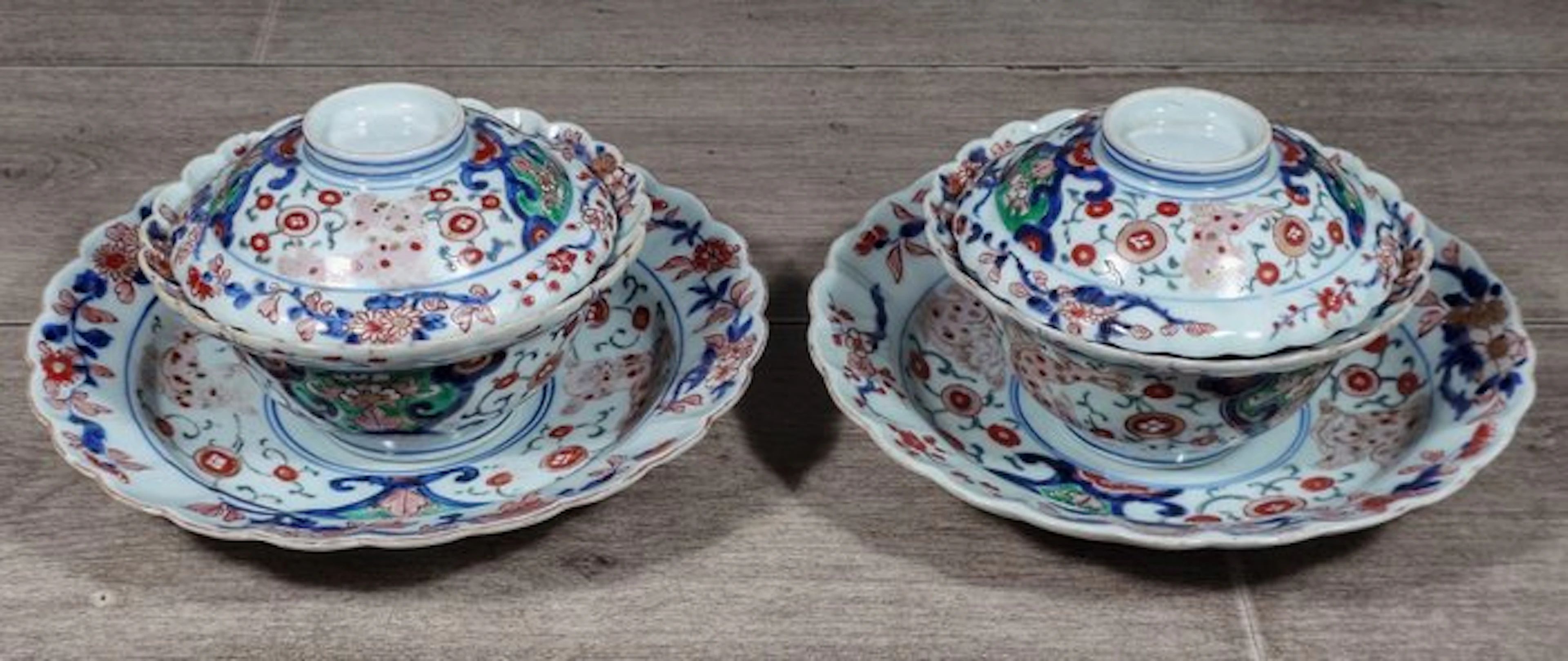 Lidded bowls with plates. - Porcelain - Japan - Meiji period (1868-1912)